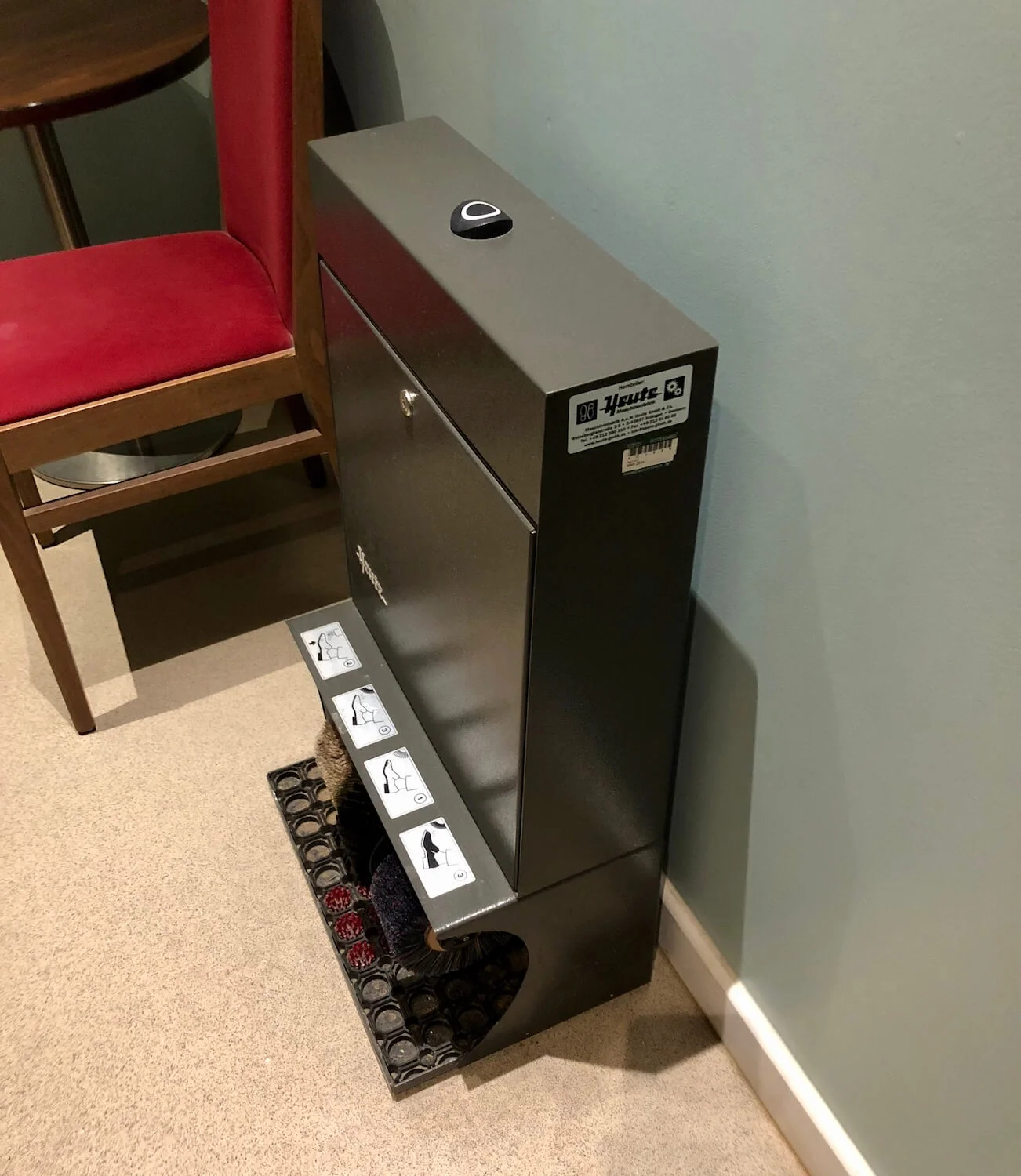 Shoe Shining Machine - Hilton Garden Inn Luton North