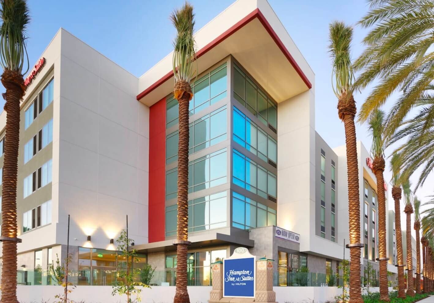 Hampton Inn and Suites Anaheim Resort Convention Centre