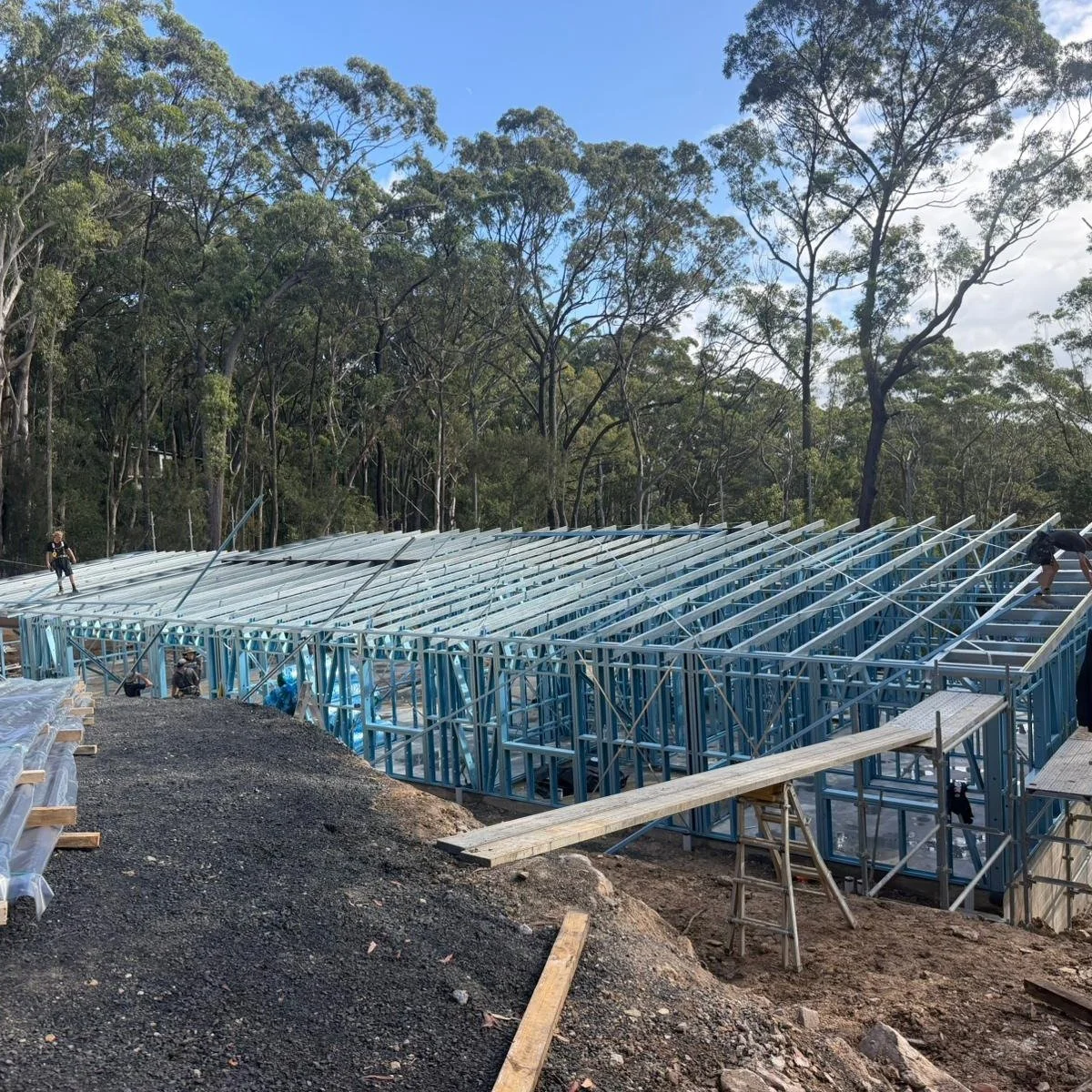 MacMasters Beach Project 👀

Located on one of the Central Coast&rsquo;s most challenging coastal sites, this custom home at MacMasters Beach pushed the limits of engineering, compliance and construction precision.

Positioned on a steeply sloping bl