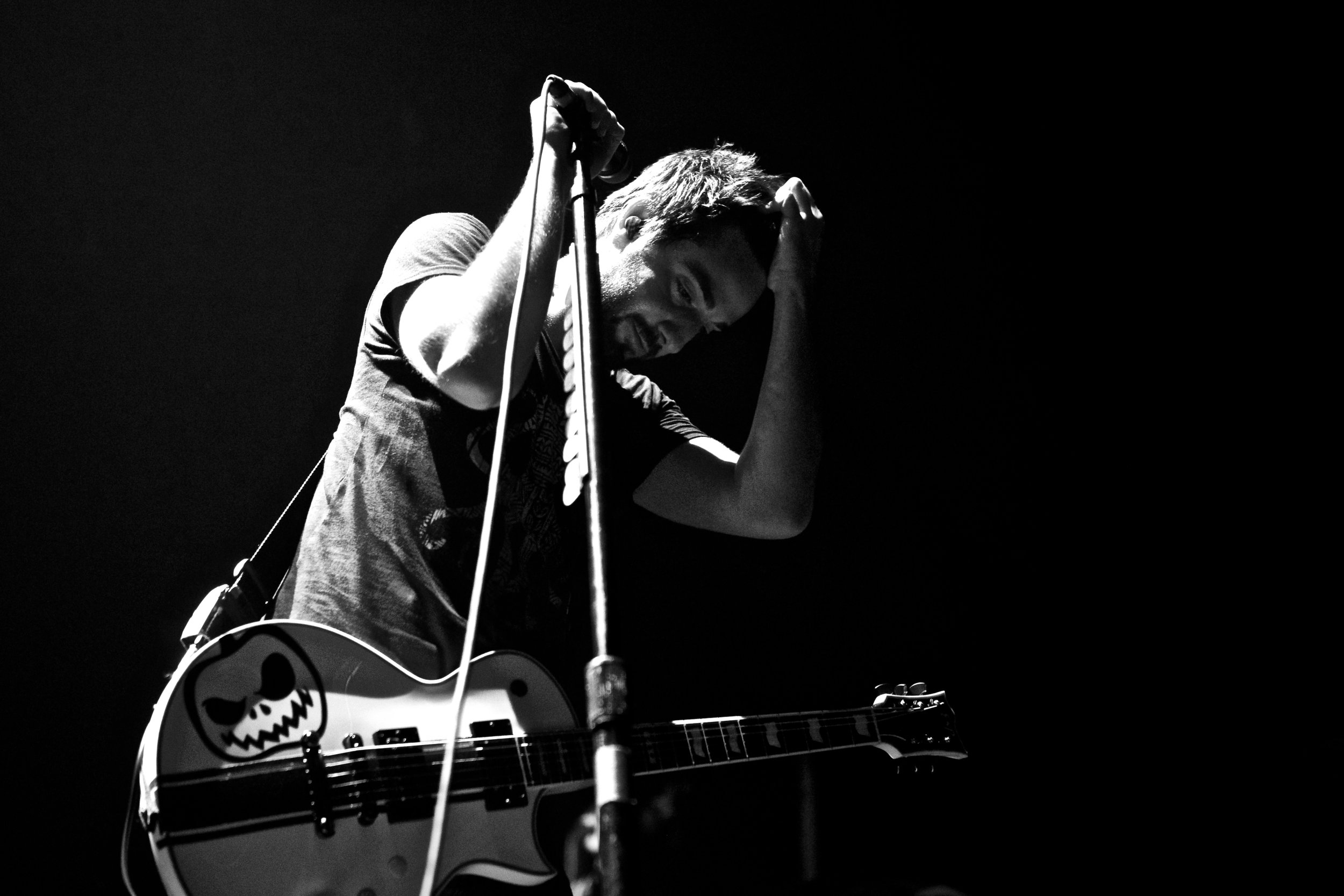  Jack Barakat of All Time Low shot at The Forum 