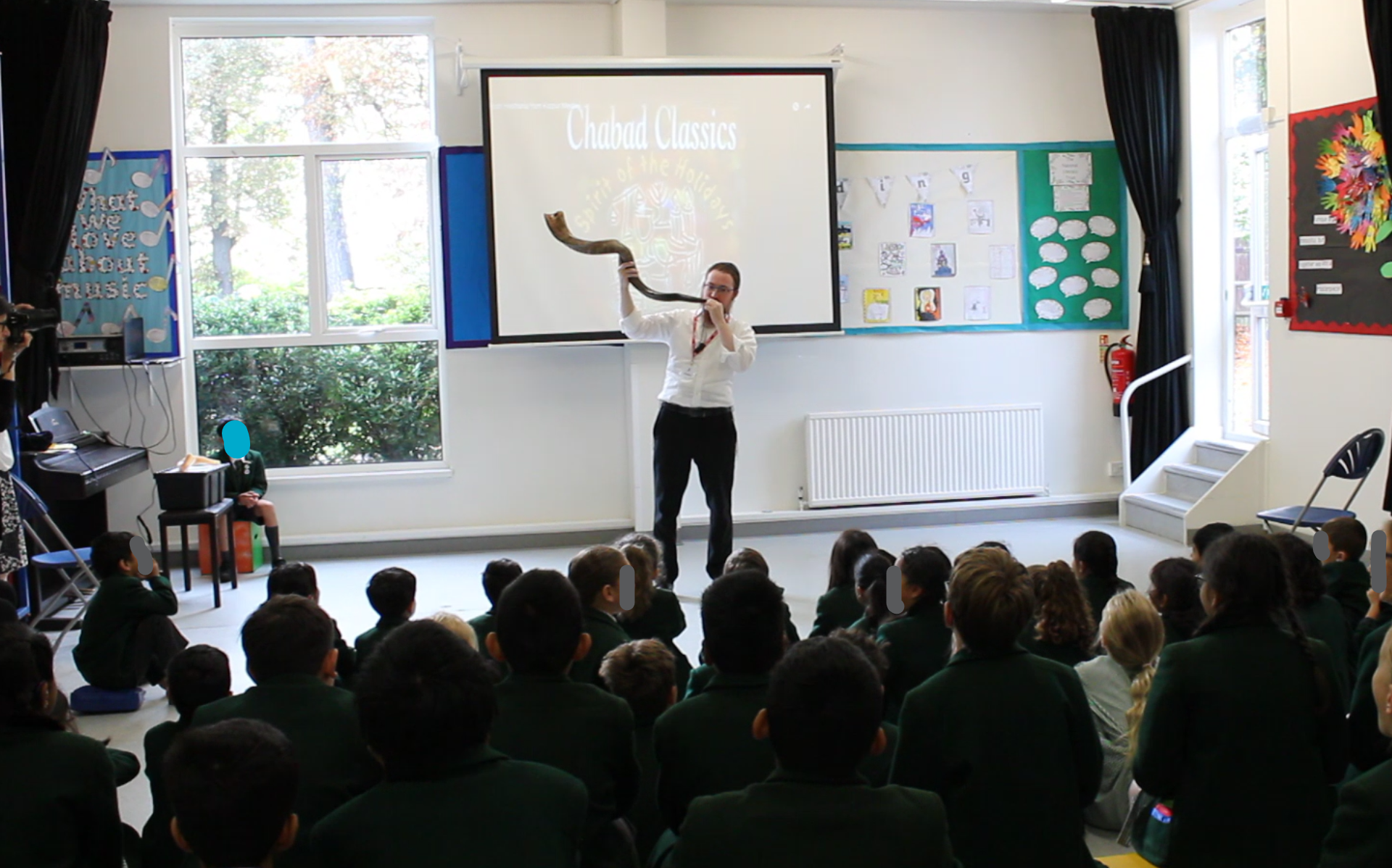 Rosh Hashanah Bushey School Tour to Bushey Chabad Jewish