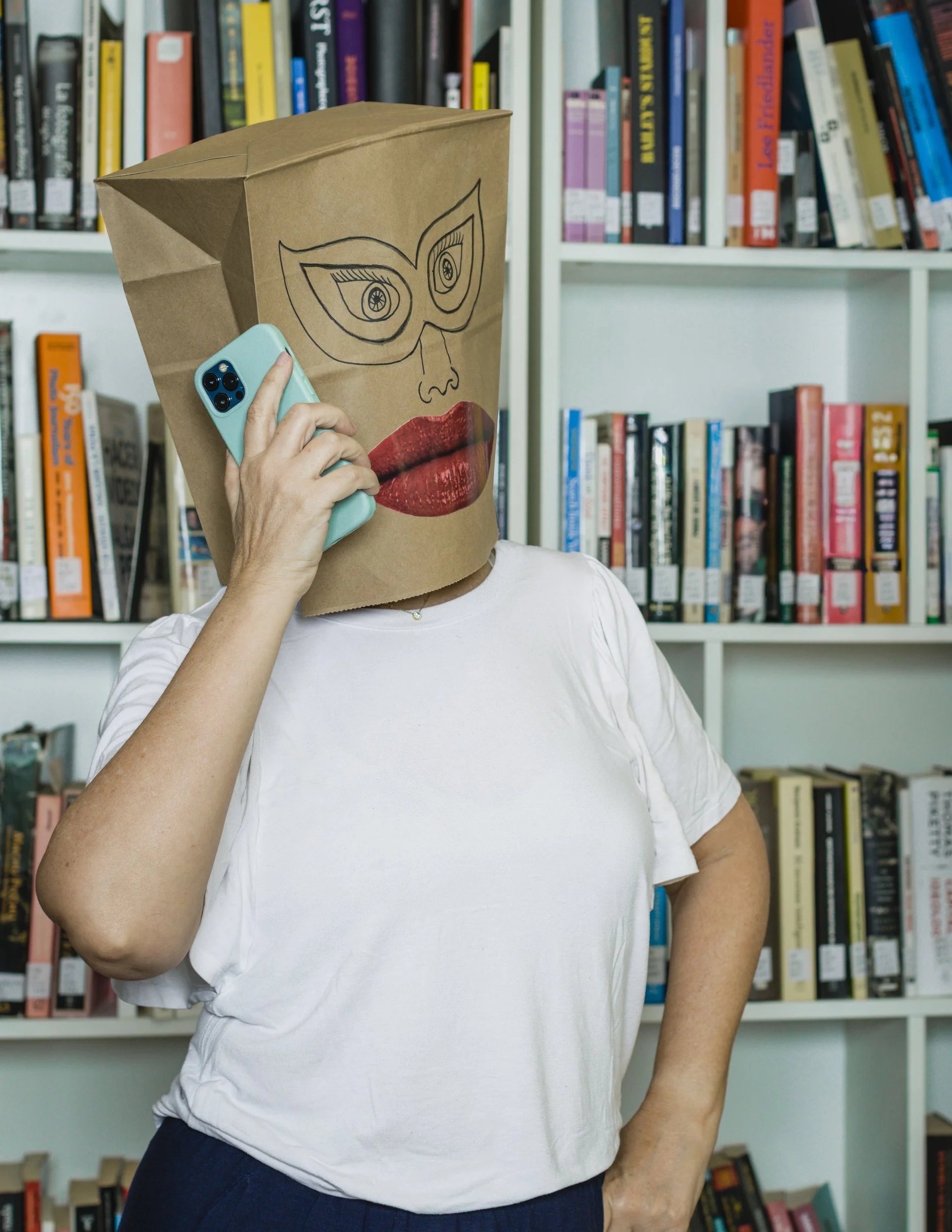 Homenaje a Saul Steinberg e Inge Morath - Paper bags masks