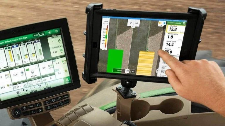 JD Mobile Connect monitors job quality when planting, spraying, and harvesting (Source: Deere.com)