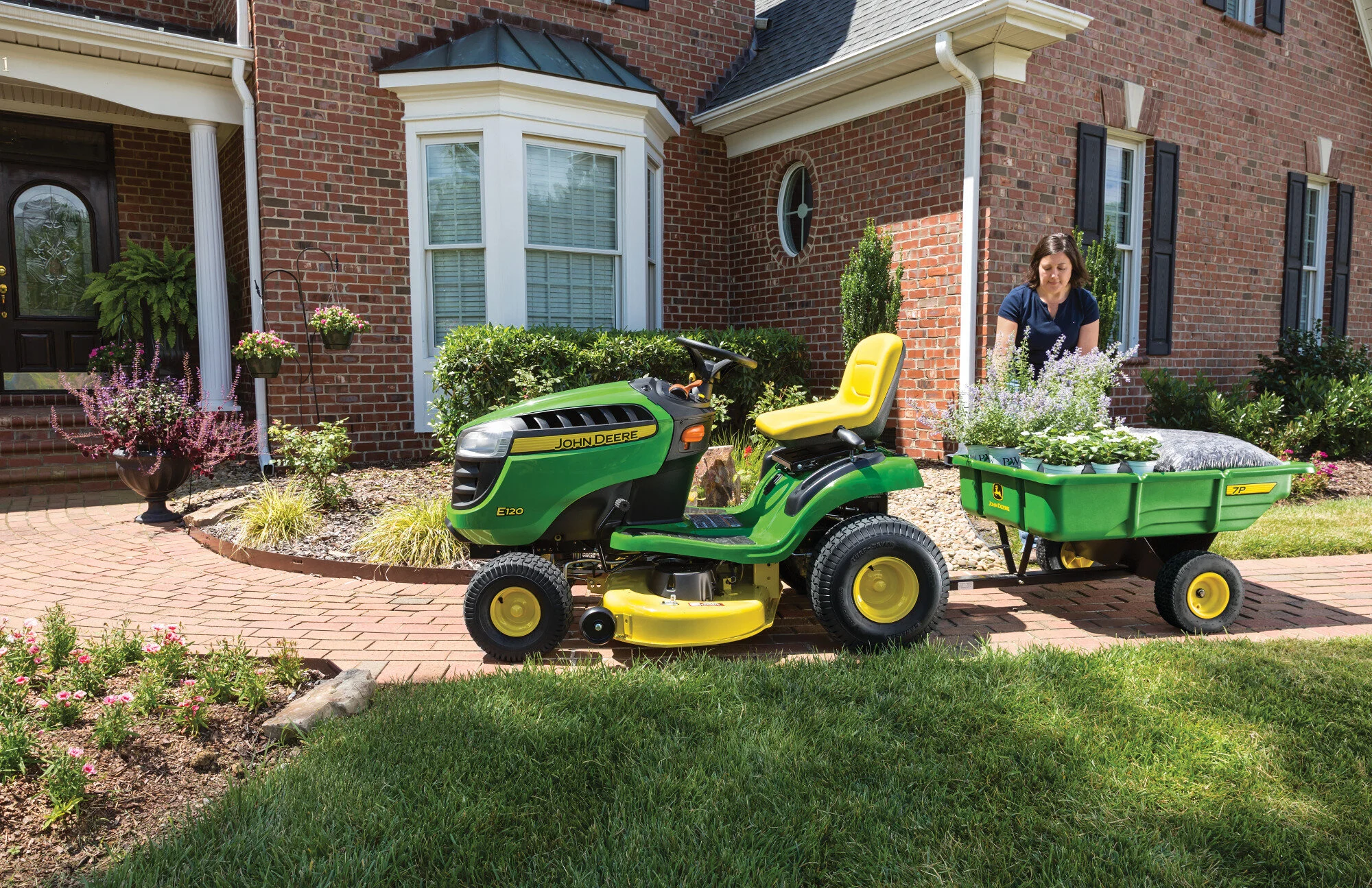 Your Guide to John Deere Lawn Mowers for Spring Landscaping 