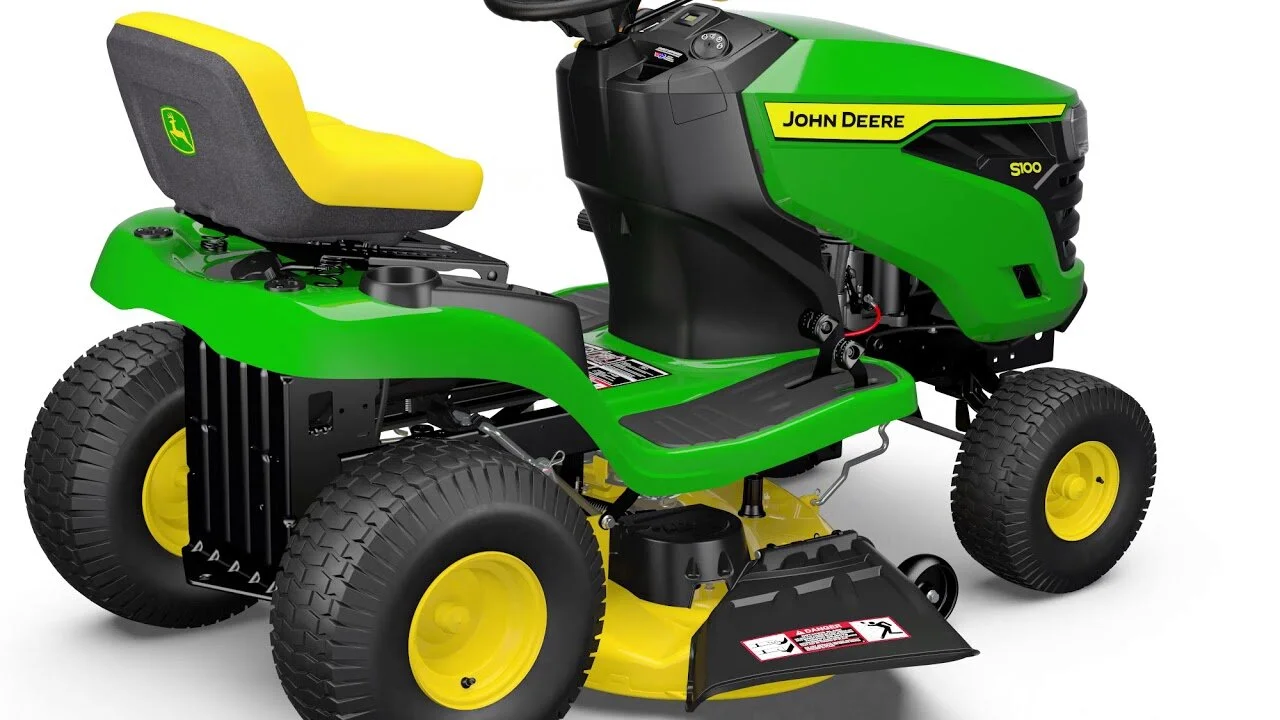 In 2021, the S100 Series replaces the E100 Series of John Deere Ride-on Mowers.
