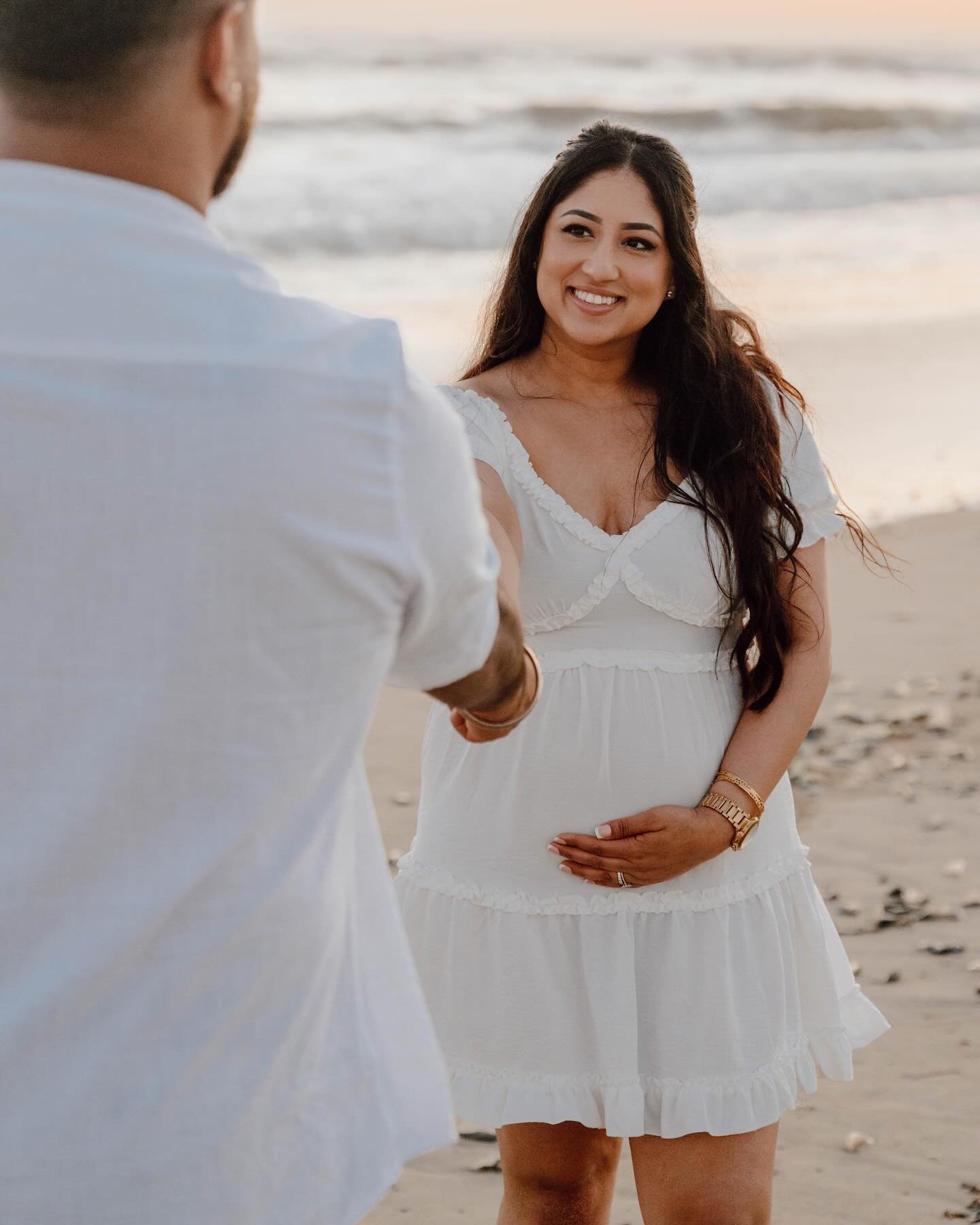 Had the pleasure taking Kamna + Gary&rsquo;s photos!! 🌊 This was a gender reveal at the beach and all though I can&rsquo;t spoil the news just yet I am so excited for them!! Congrats you guys!! 🥹🩷🩵🎂 raw moments like these are so special, it migh