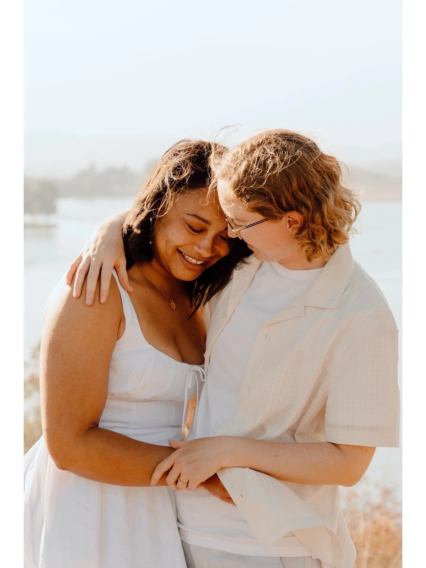 Couldn&amp;rsquo;t resist posting these two again. Counting down the days until I get to photograph their wedding next year. K + A🤍

#engagementphotographer #engagementshoot #couplesphotographer #weddingphotographer #sandimasphotographer #iephotographer