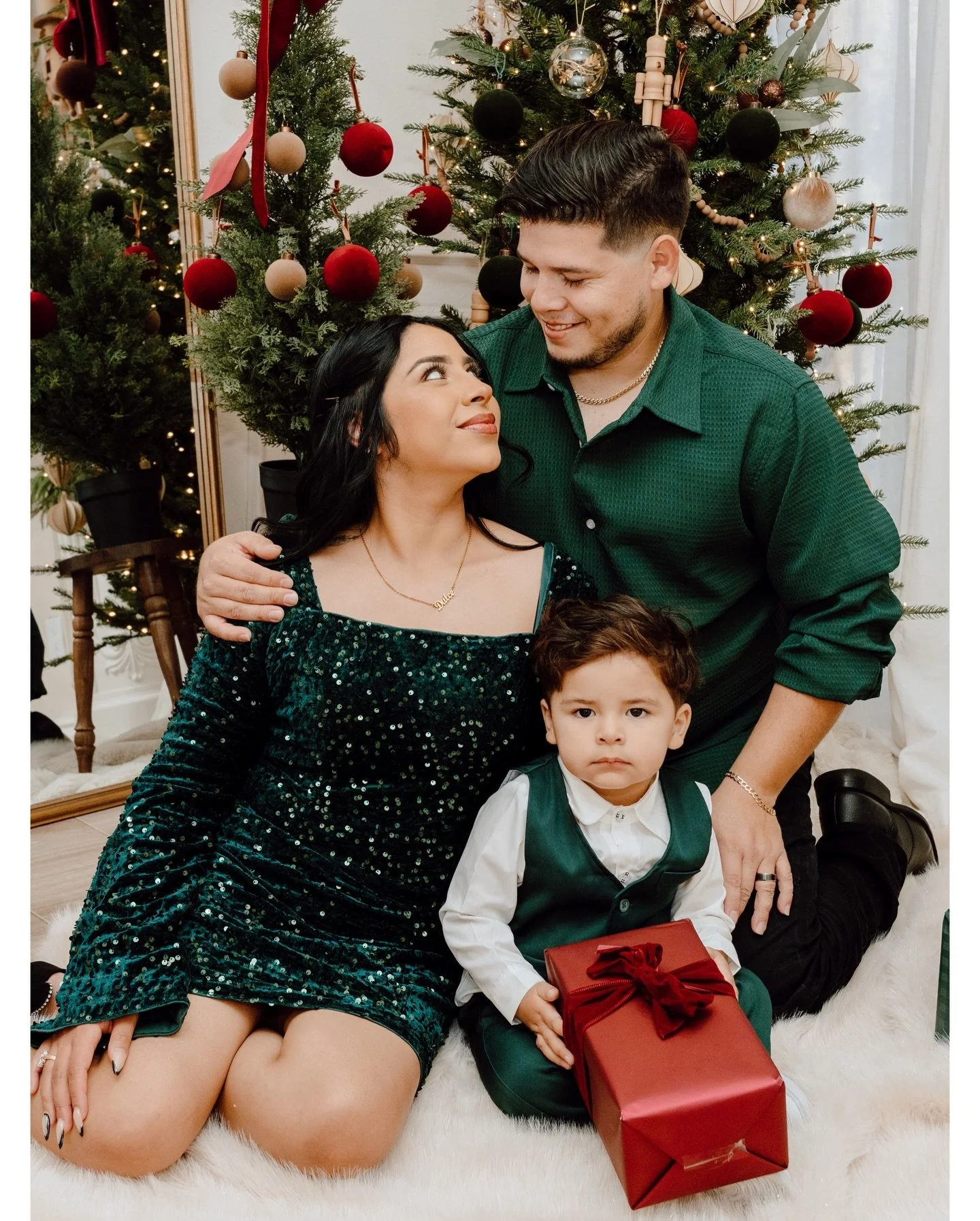Another beautiful family from my Christmas mini sessions 🤍 It&rsquo;s an honor capturing these moments year after year.✨🎄

#familyphotoshoot #christmasphotography #xmasminis #iephotographer #redlandsphotographer #fontanaphotographer #sandimasphotog