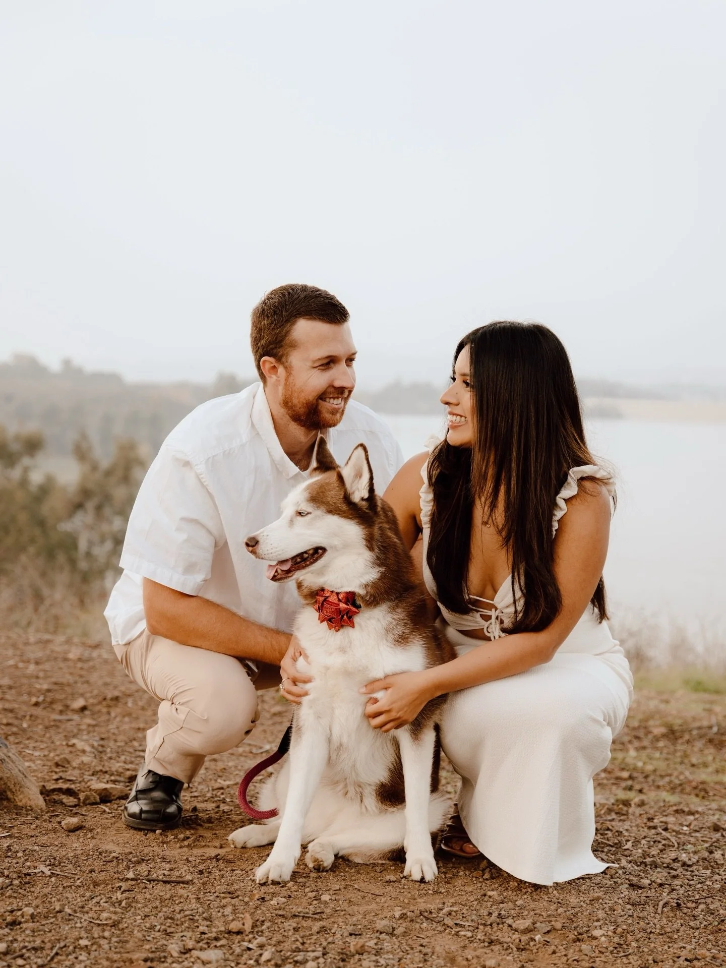 There&rsquo;s something about holiday photos that capture joy so perfectly&mdash;and these two made it effortless 🥹🎄 So grateful to freeze this season for my brother and Ashley 🤍✨

#holidayphotos #couplesphotographer #couplesphotoshoot #sandimasph