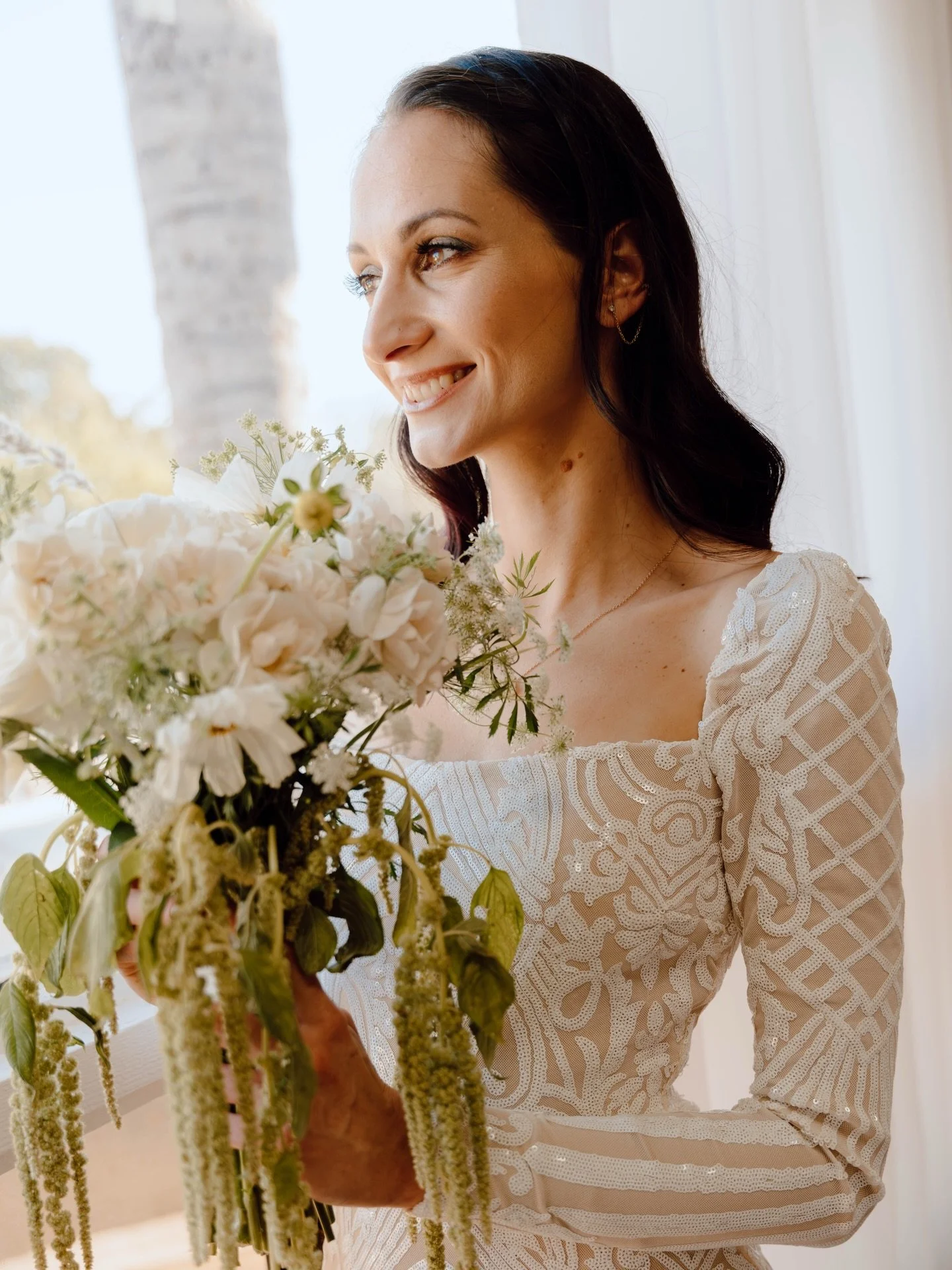 Bridal shoot 💍 

Bride: @missuraid2
Host &amp; Organizer: @infinite_evnts @thestyledcollective_ 
Bridal Rentals: @lillyrosecouturecloset
Venue: @divinelightstudiosonmain
Bouquets: @bohobotanicsbyshelbywelby
MUA: @wegetglam
Hairstylist: @brittamichel