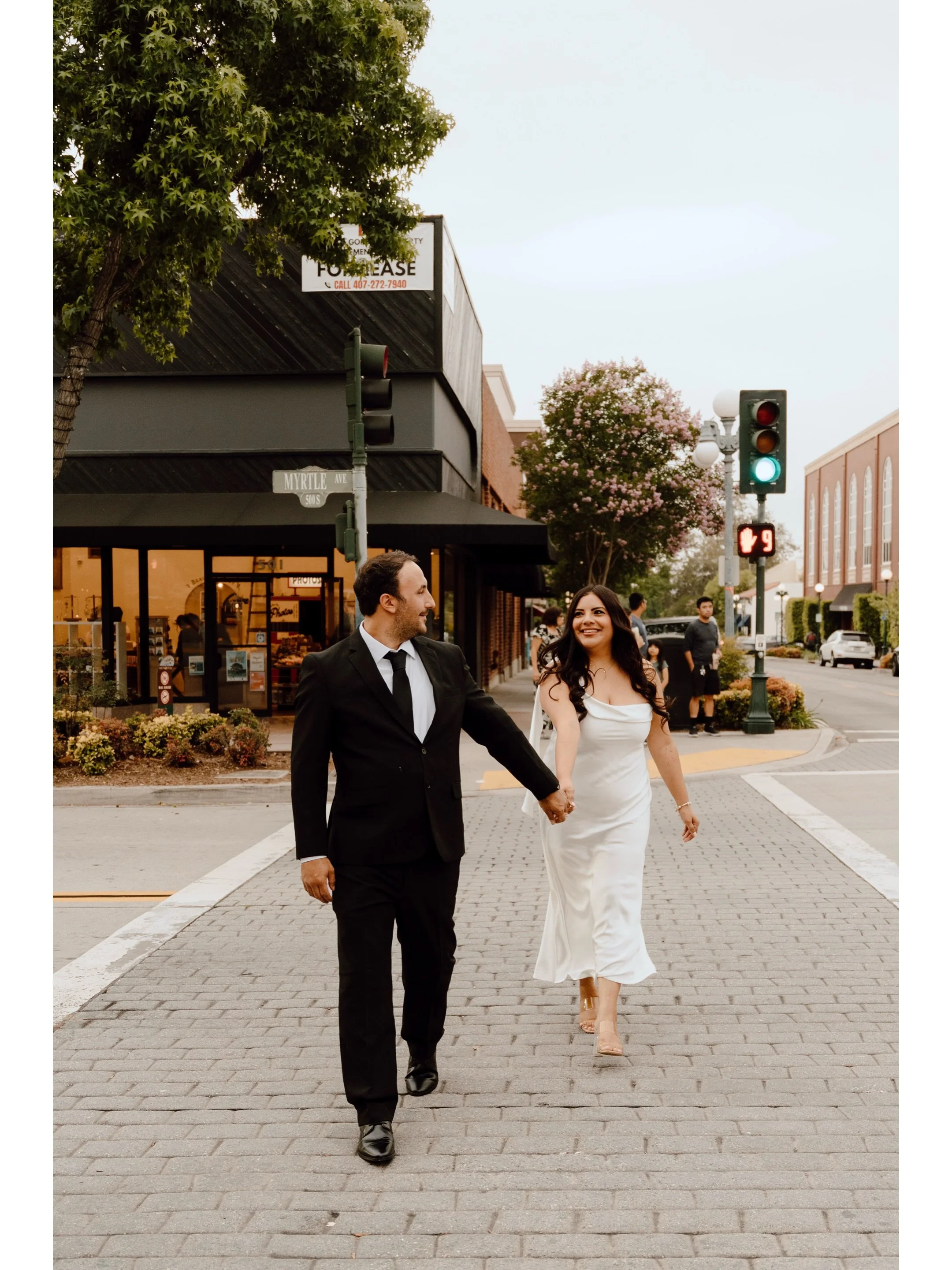 In a crowd full of people, they still found each other. 🤍Andrew &amp; Justine, wandering the street fair 🎡 and counting down the days until &ldquo;I do.&rdquo;

#iephotographer #engagementphotographer #westcovinaphotographer #couplesphotoshoot