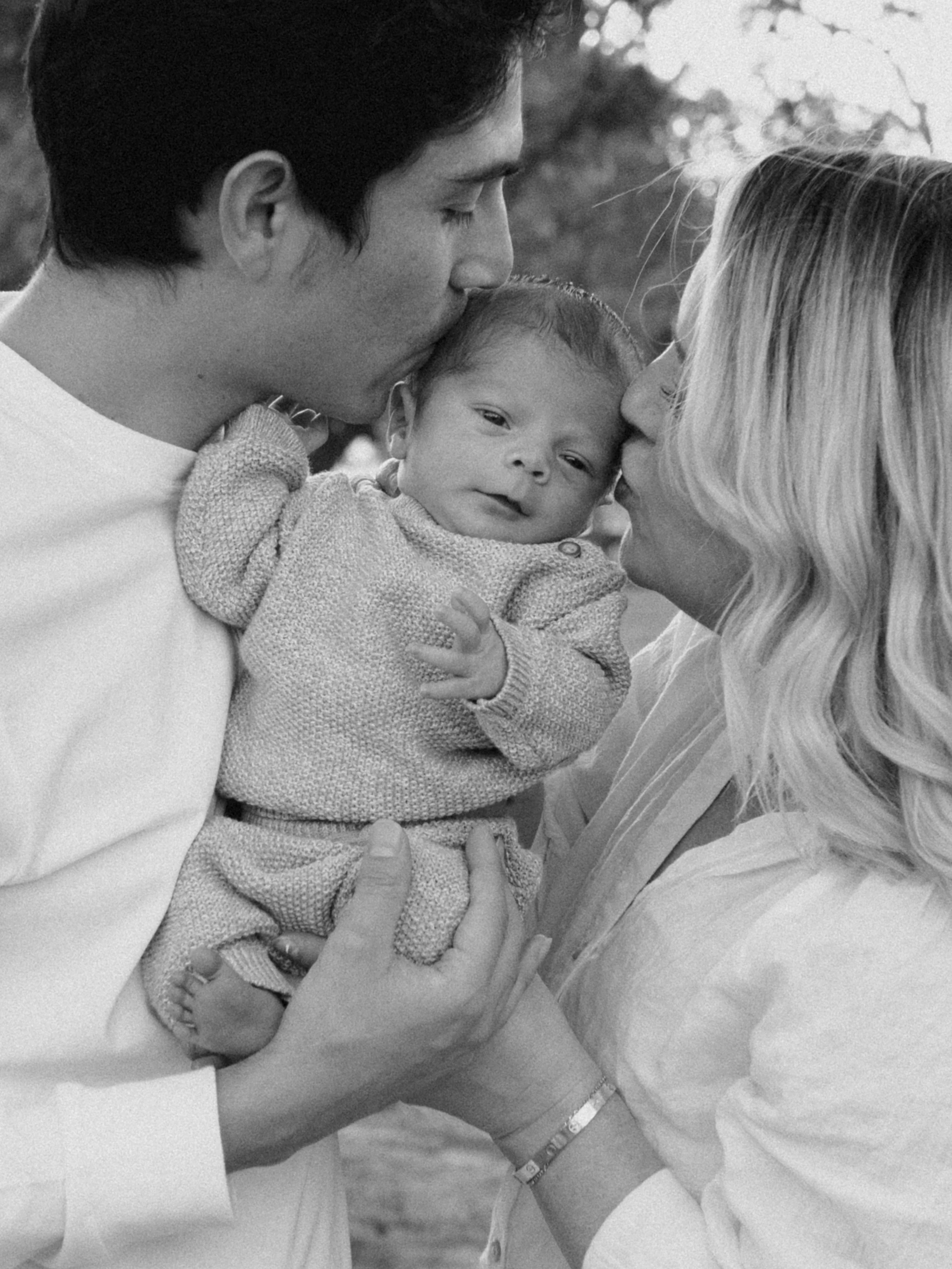 Three weeks of Elliott 💙

There&rsquo;s something so special about those first few weeks &mdash; the tiny details, sleepy snuggles, and the way everything feels a little softer with a new baby around.

So happy I got to capture these moments for my 