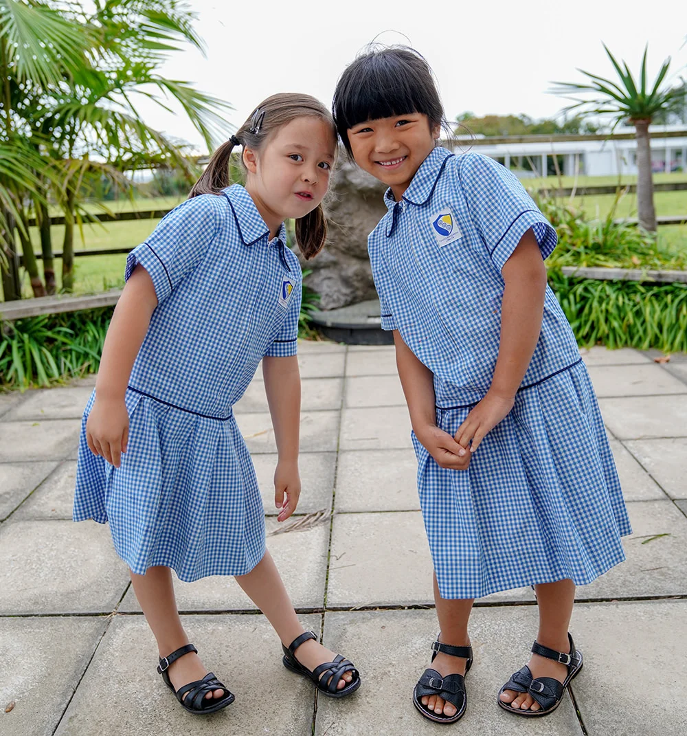 summer_uniform_girls_2_web.jpg