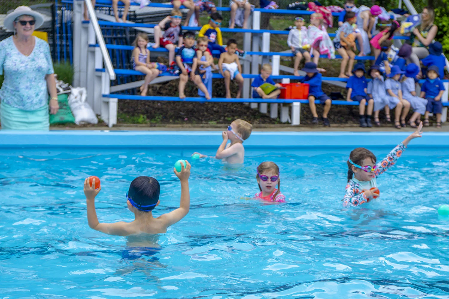 swimming_3_web.jpg