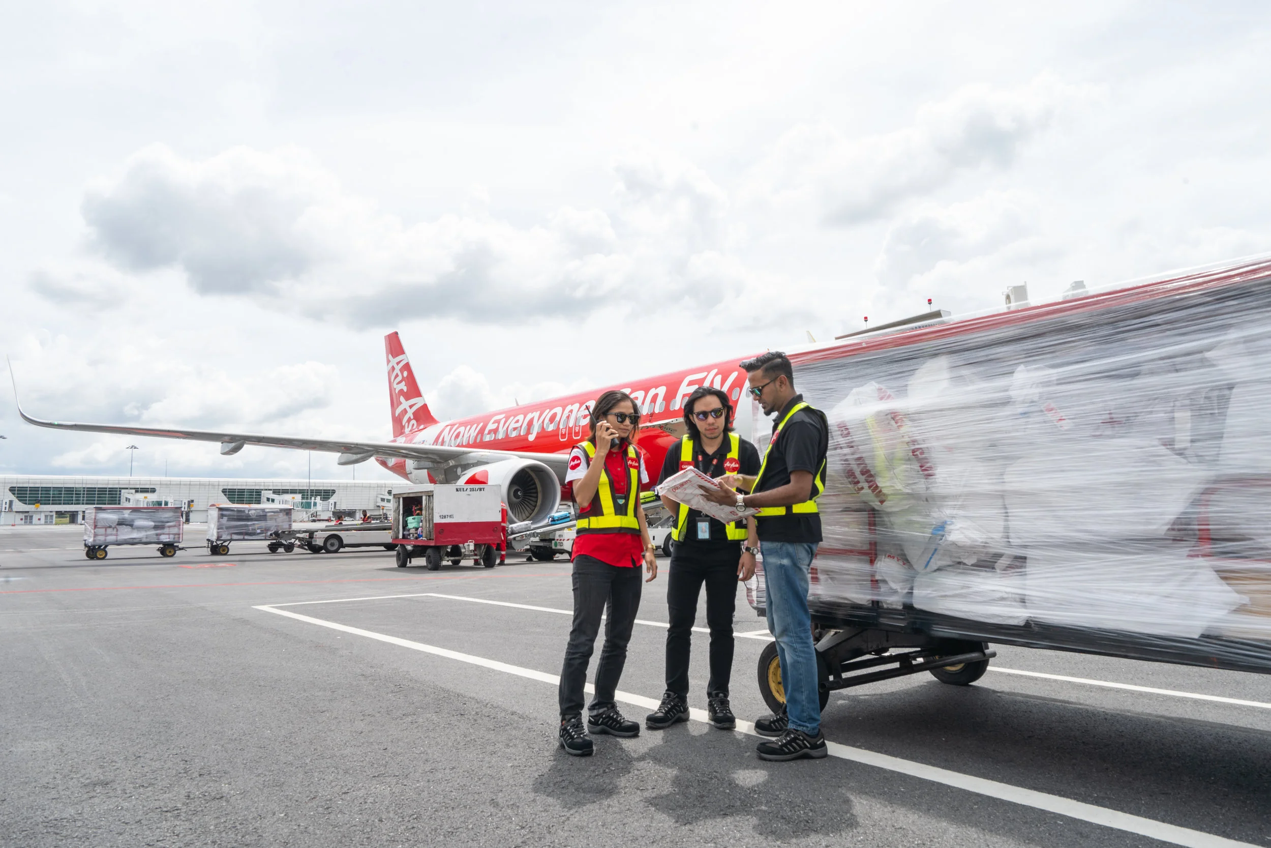 Careers At Air Asia Cabin Crew Jobs In Air Asia 2021 Jobvows