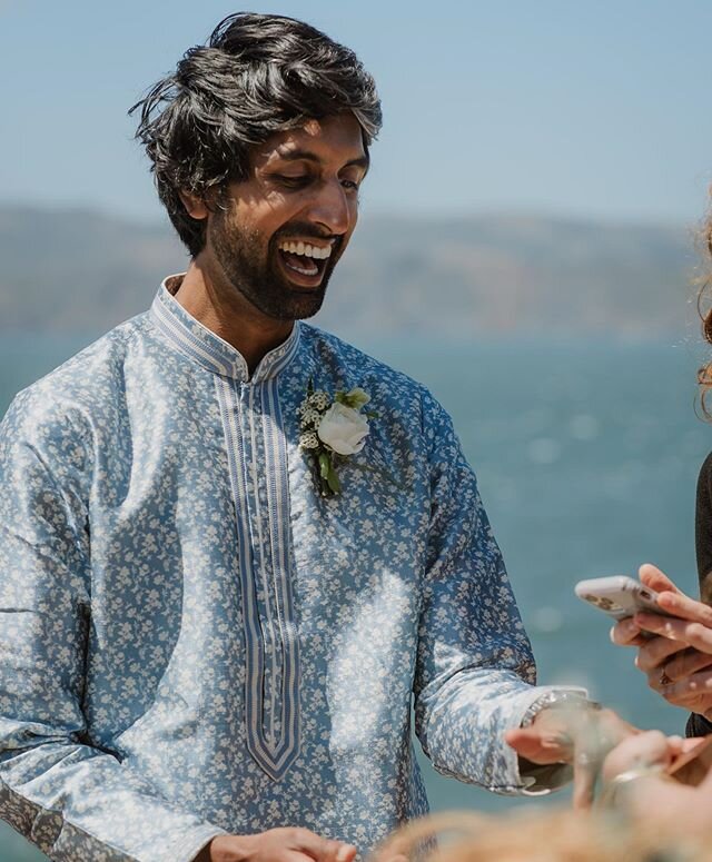 The sheer joy of being married! Congratulations Akshai! 
Photography @vivianchenweddings 
Florals @rare_sparrow 
#unpredictable #adhocweddings #landsend #landsendwedding #goldengatebridge #goldengatebridgewedding #sfweddings #covid19 #covidwedding #g