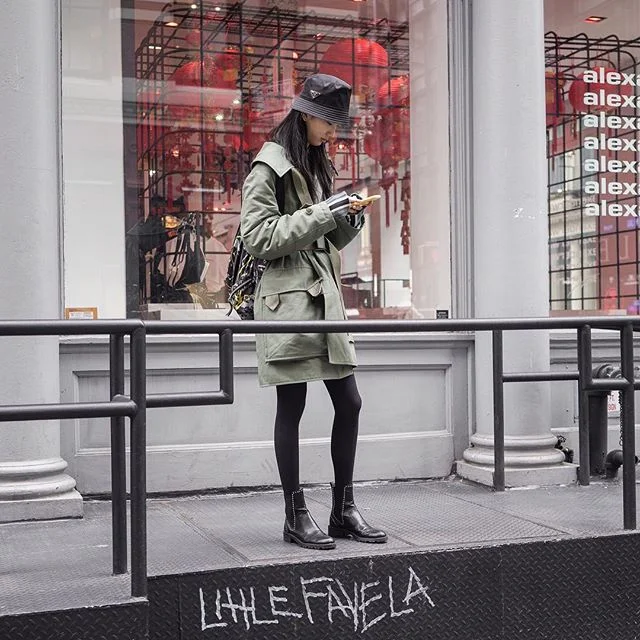 Look for your favorite closets on @trench and closet crush them for easy access 🙌🏼