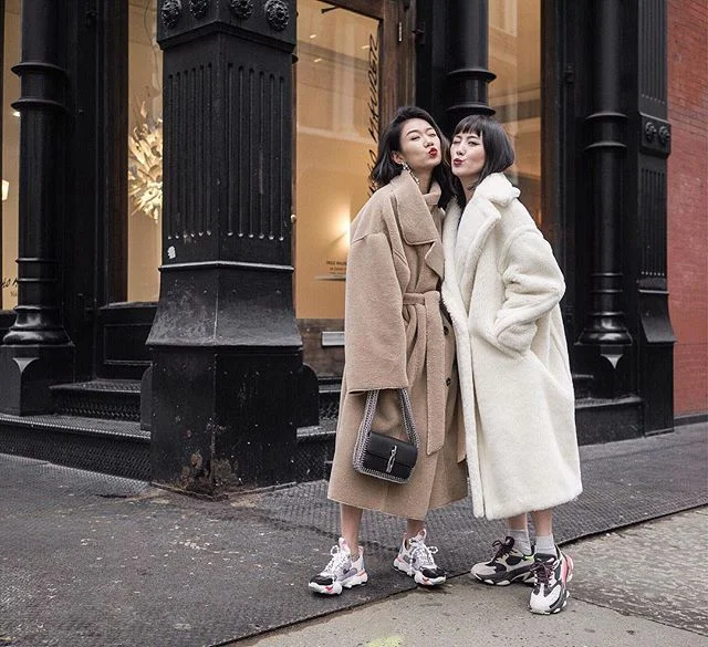 We all need a partner in crime for all our fashion emergencies 👯‍♀️ Who’s yours? @nikki__min x @avafoo power duo and besties by day and night ✨