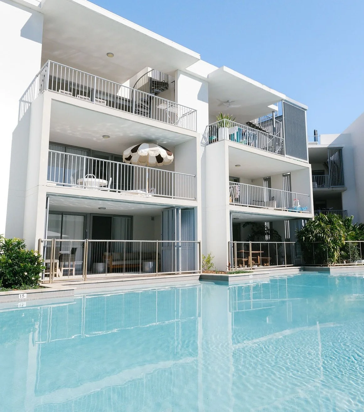 Acacia Drift | Casuarina 

Absolute day for it! 

#pooldays #casuarina #northernnsw #holidayhome #beachhouse #airbnb #howzitstays #howzit