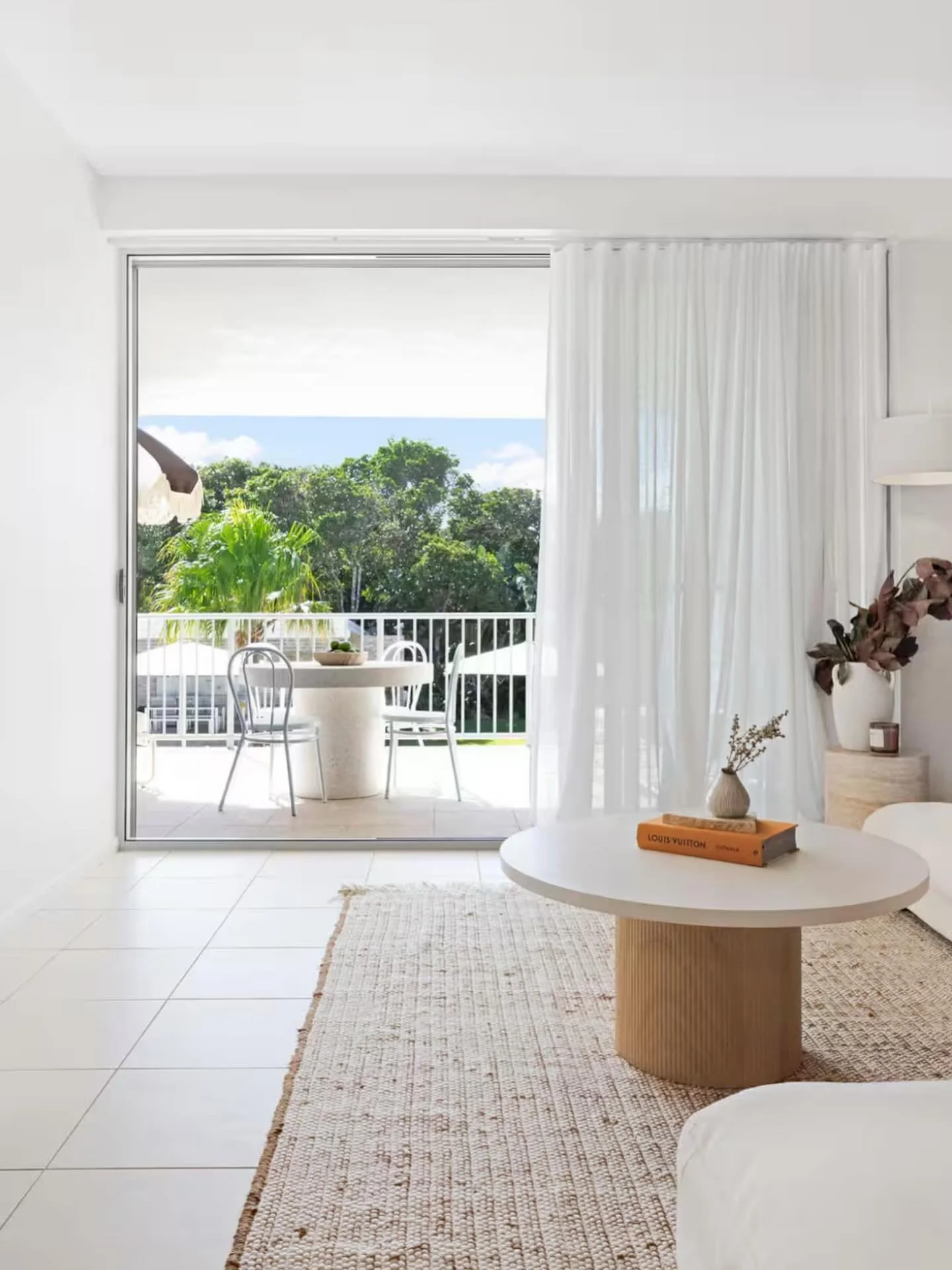 Guest Ready | Acacia Drift 

Last weekend availability until February:
Nov 21st &amp; 22nd 

#airbnb #resortstyle #holidays #summer #holidayhouse #beachapartment #howzitstays #howzit