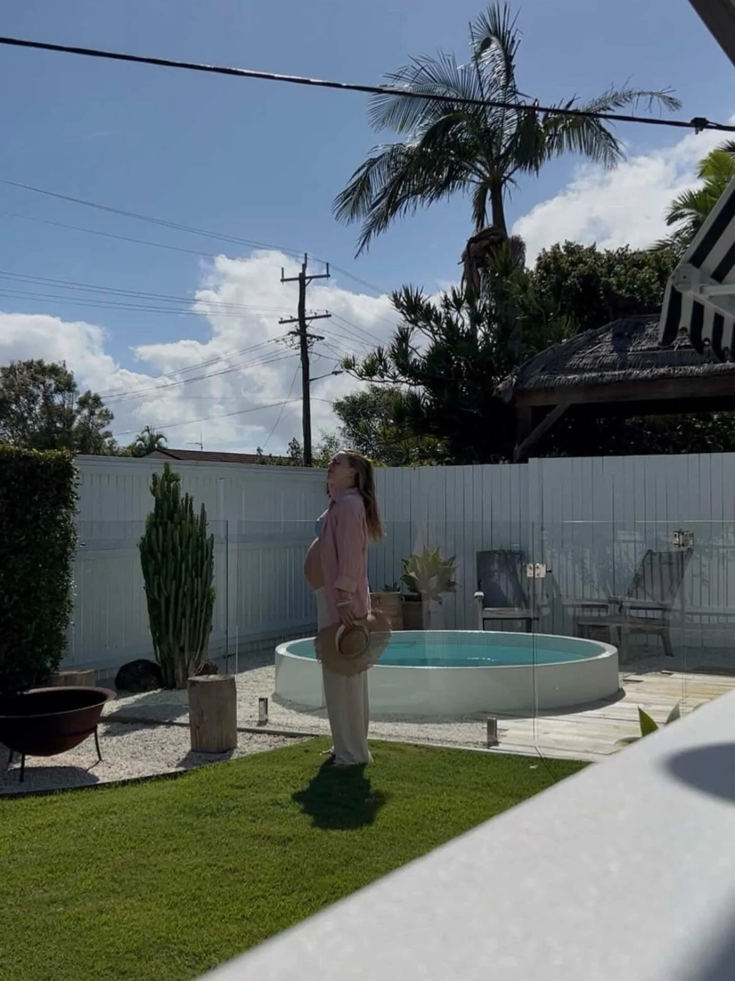 There is no higher compliment&hellip; than a repeat guest. Options are endless now in Cabarita Beach, but we LOVE that guests keep choosing to come back and stay with the Howzit Team, here at @caba_cottage 

Thanks for staying @madelineblisss 

#gues