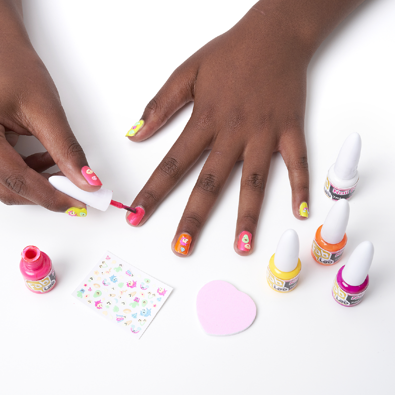 Beauty Nail Art Pens, Paint and Sketch Set, Emoji Pedicure and Manicure Kit  - Girls from 6 - 10.