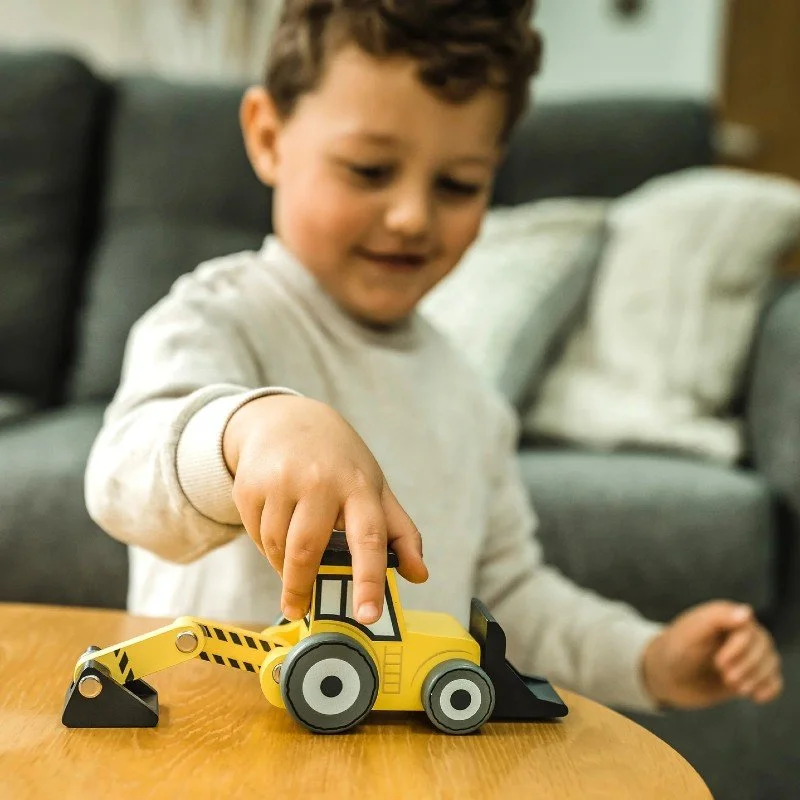 orange_tree_toys_wooden_scoop_digger_2jpg.jpg