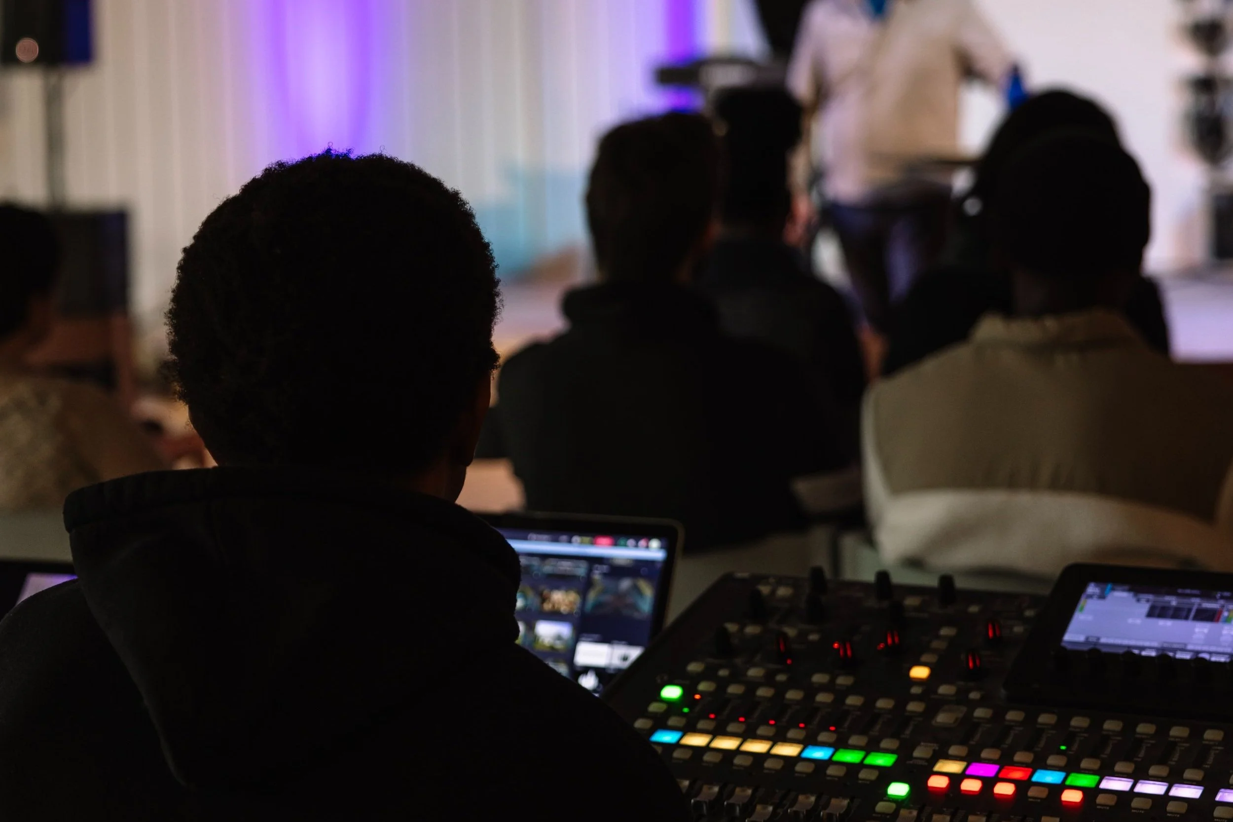 sound+board+blurred+speaker.jpg