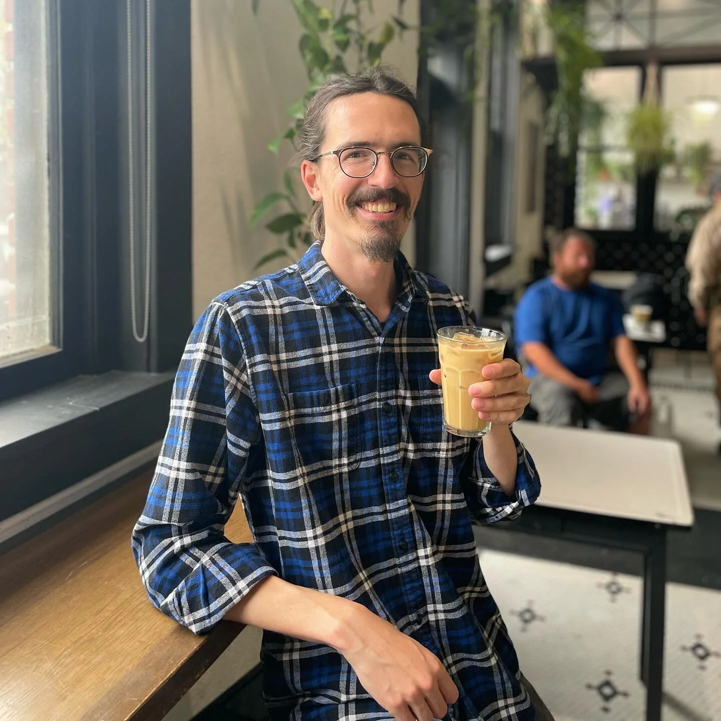 ⭐️ staff recommendation from keenan (he/him) ⭐️
12 oz iced latte with honey &amp; vanilla 🍯

we use local honey and make out vanilla syrup from scratch with real vanilla bean 🥛 perfect with our @gimmecoffee espresso and @hildebrand_farms_dairy milk