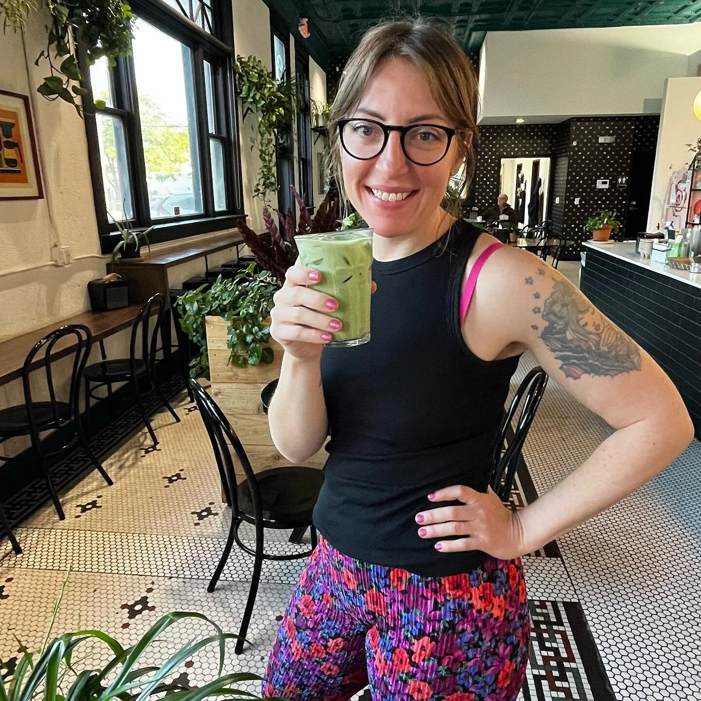 ⭐️ staff recommendation from sarah (she/her) ⭐️
12 oz iced matcha latte with raspberry syrup 

we use @rishitea barista matcha 🍵 it&rsquo;s delicious with amari&rsquo;s raspberry syrup made with fresh raspberries by our baker chris 💖

#baristalife 