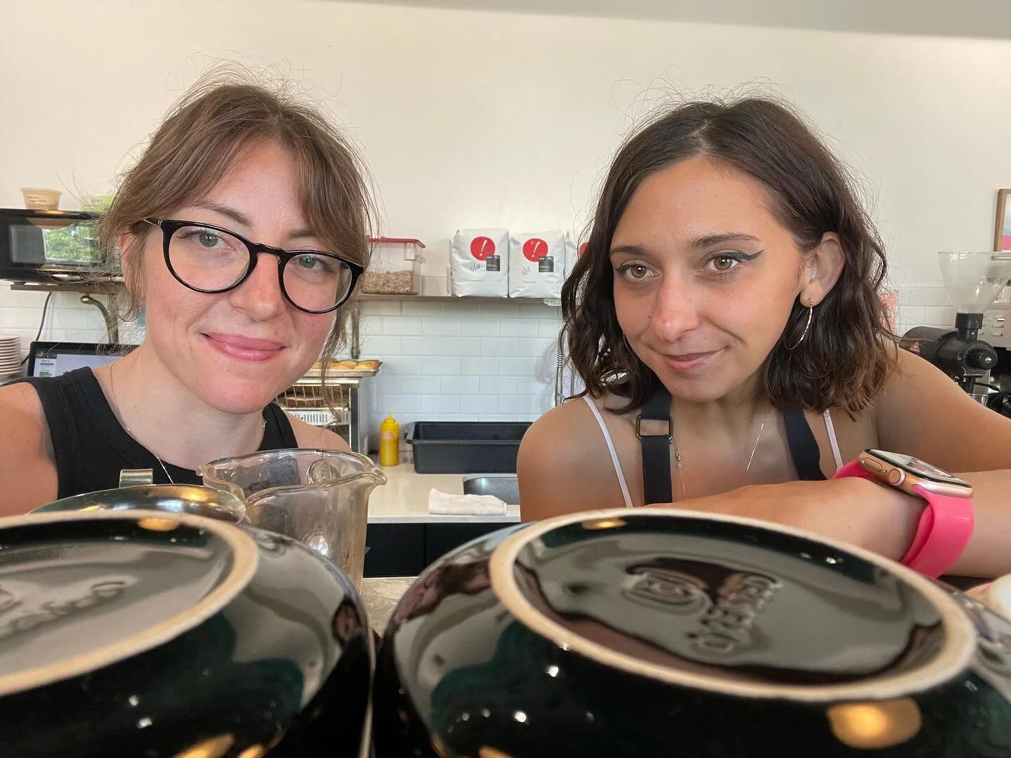 💖 it&rsquo;s a beautiful day 💖 cece &amp; sarah are on bar, liz is rocking food and keenan&rsquo;s on reg. we have plenty if seats open, the door&rsquo;s wide open and the sunshine is flowing in. come get a coffee and a cookie and enjoy the day wit