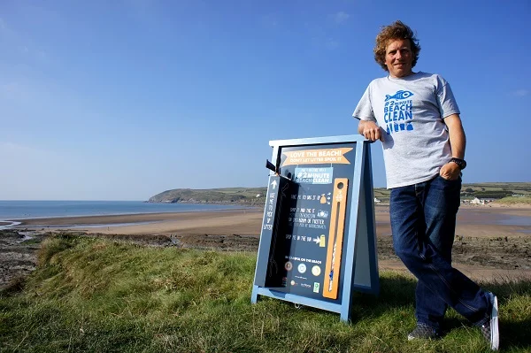 twominutebeachclean growmartfuture.jpg