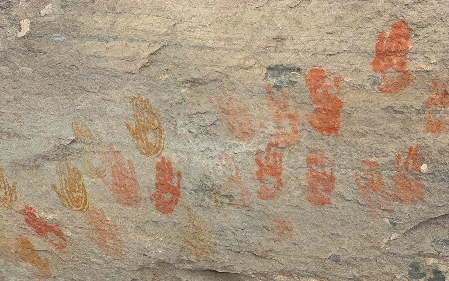 Day 7.5: @canyonlandsnps #theneedles #cavepainting #petroglyphs