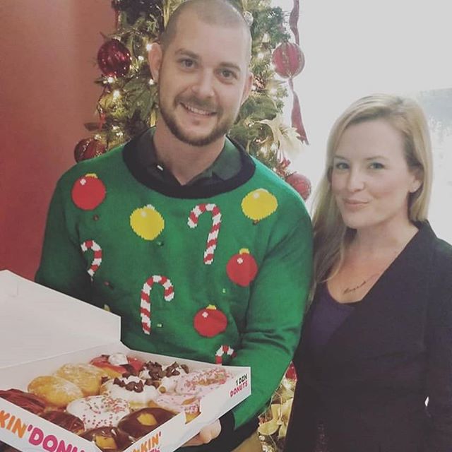 Today was another awesome day ☃️ I got a to see a good friend @lelefisher and handout some donuts 🍩 @lizmooreandassociates in Williamsburg!

I also got to stop in @kingsmillrealestate and drop off some cards and more donuts! 🍩🍩🍩 I wore my #uglych