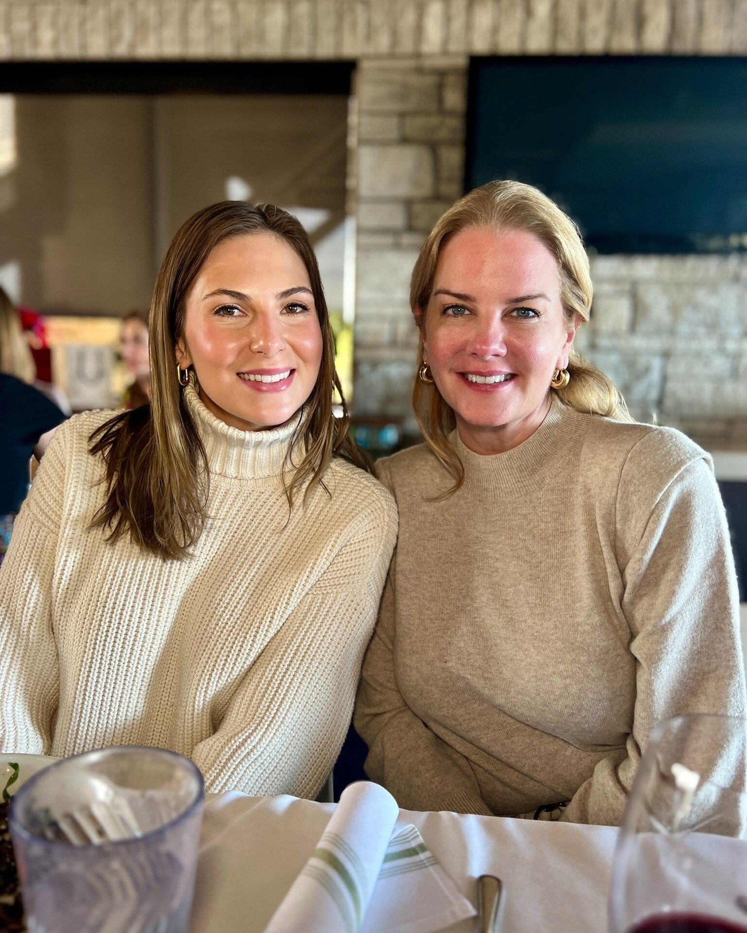 Such a fun holiday party celebrating @roughhollowlakeway  @roughhollowrealty &amp; @legend_communities . Thank you @stacireese e for the wonderful gift from @lelabofragrances. Cheers 🥂 to a great 2023 and to an even better 2024! 🥳🍾🎆

📸: @ediblea