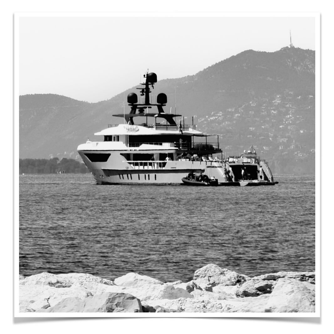 MYKO. 

24 April 2024 / Motor Yacht MYKO(47m) by @sanlorenzoyacht 

#blackandwhite #myko #yacht #sailing #superyacht #ocean #travel #holiday #sun #sea #beach #lifestyle #luxury #luxurylifestyle #billionaire #boat #mountains #frenchriviera #cotedazur 