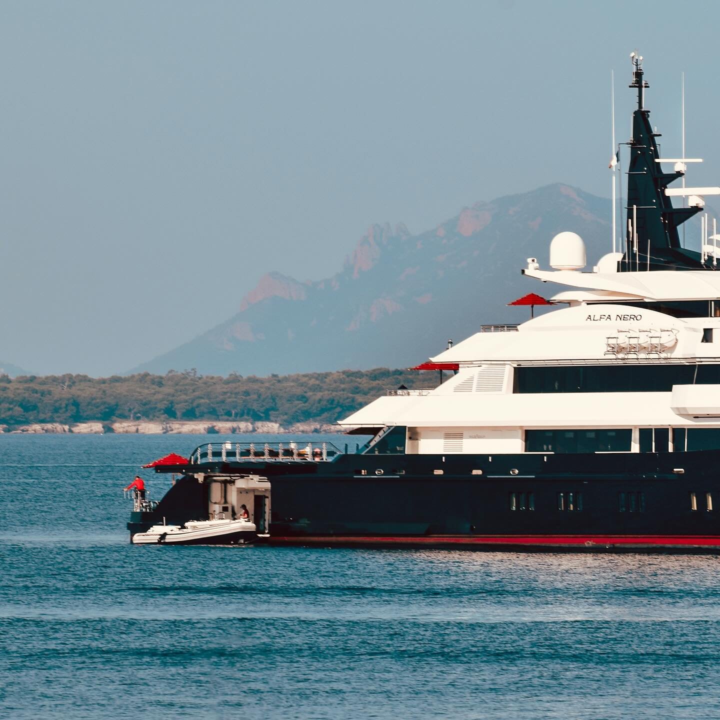 Alfa Nero.

20 June 2024 / Motor Yacht Alfa Nero(81m) by @oceancoyacht 

#sunrise #alfanero #edenroc #hotelducapedenroc #yacht #superyacht #cotedazur #summer #frenchriviera #photography #landscape #travel #holiday #design #architecture #art #beach #s