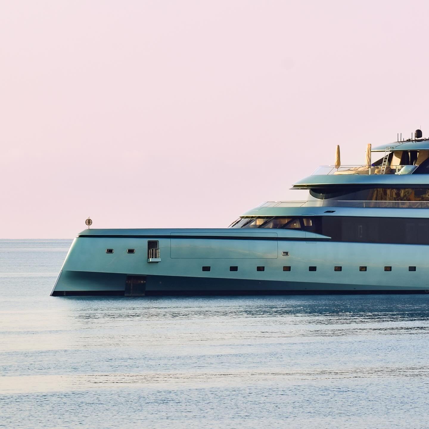 Kenshō.

23 June 2024 / Motor Yacht Kenshō(74.85m) by @admiralyachts 

#kensho #sunrise #summer #superyacht #antibes #beach #sun #yacht #antibes #design #architecture #art #photography #photo #cotedazur #frenchriviera