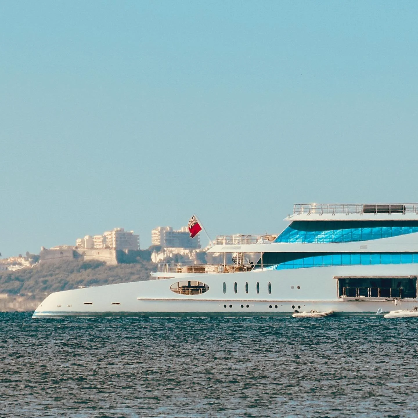 YAS.

01 October 2025 / Motor Yacht YAS(141m) 

#yas #royal #abudhabi #uae #sunrise #sunset #antibes #beach #superyacht #yacht #juanlespins #cotedazur #sun #photography #design #ocean #sea #luxury #luxurylifestyle #photo #travel #summer #frenchrivier