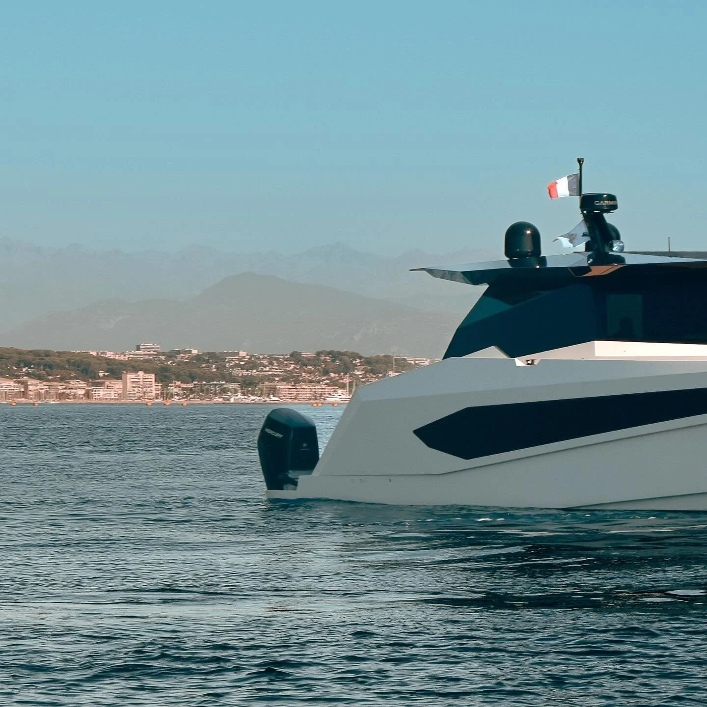 WAMA x C&Ocirc;TE D&rsquo;AZUR.

10 October 2025 / 42 XL Foil-Assisted Aluminium Catamaran by @wamayachts 

#wama #catamaran #sunset #antibes #weekend #cannes #beach #superyacht #yacht #juanlespins #cotedazur #sun #photography #design #ocean #sea #lu