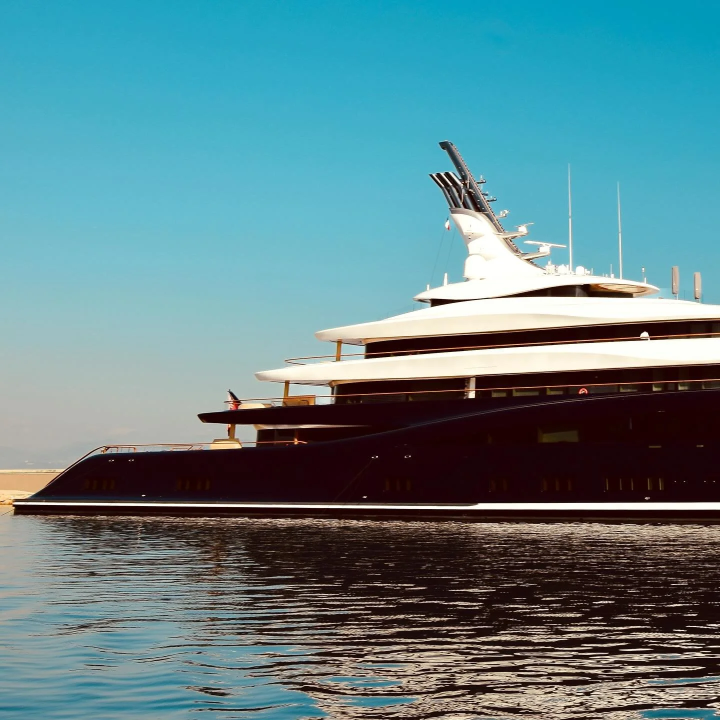 Breakthrough.

10 October 2025 / Motor Yacht Breakthrough(118.8m) by @feadship 

#breakthrough #sunrise #sunset #hydrogen #beach #superyacht #yacht #antibes #juanlespins #cannes #palmbeach #cotedazur #sun #photography #design #ocean #sea #luxury #lux