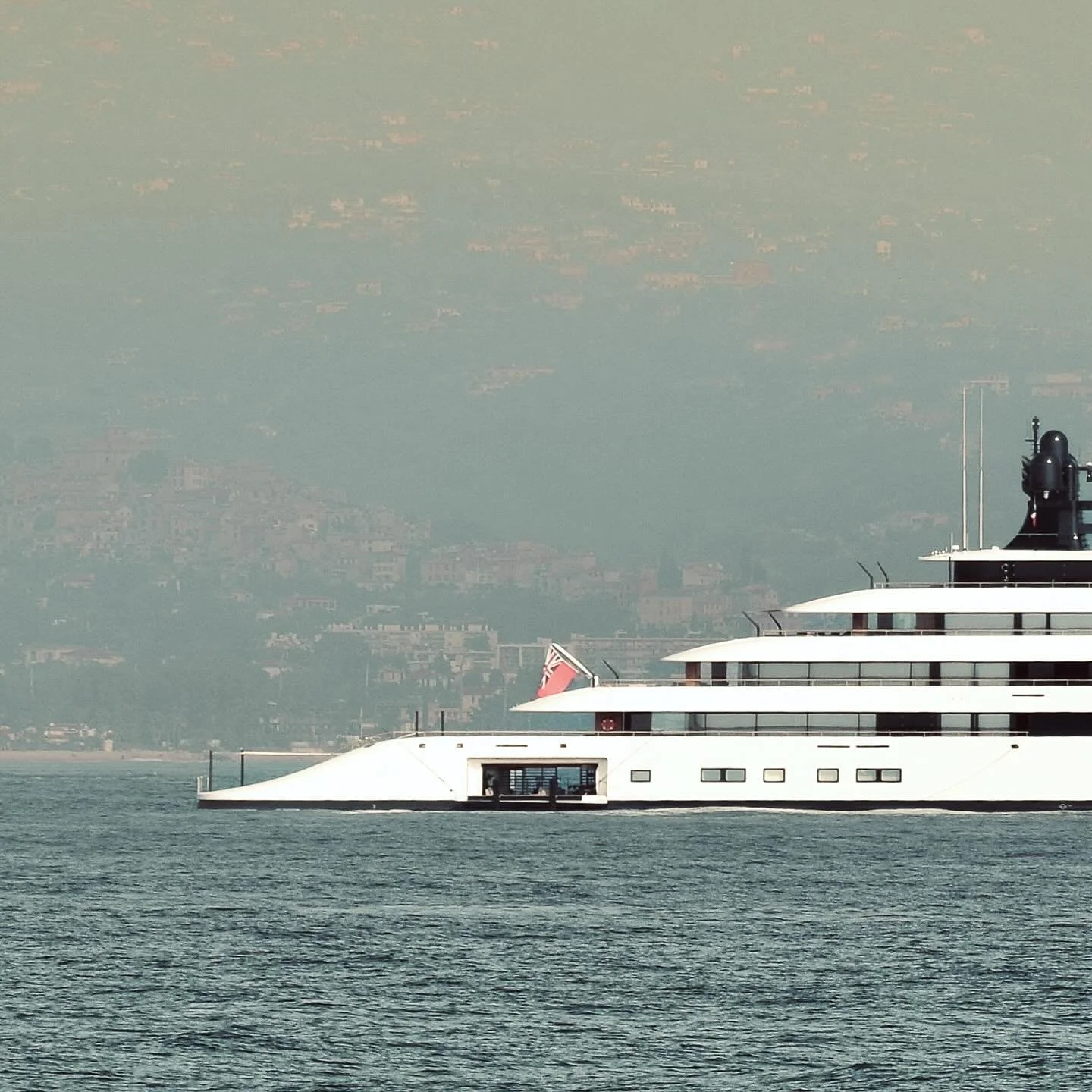 Pi.

13 October 2025 / Motor Yacht Pi(100m) by @feadship 

#pi #sunrise #sunset #antibes #starbucks #coffee #cafe #beach #superyacht #yacht #juanlespins #cotedazur #sun #photography #design #ocean #sea #luxury #luxurylifestyle #photo #travel #summer 