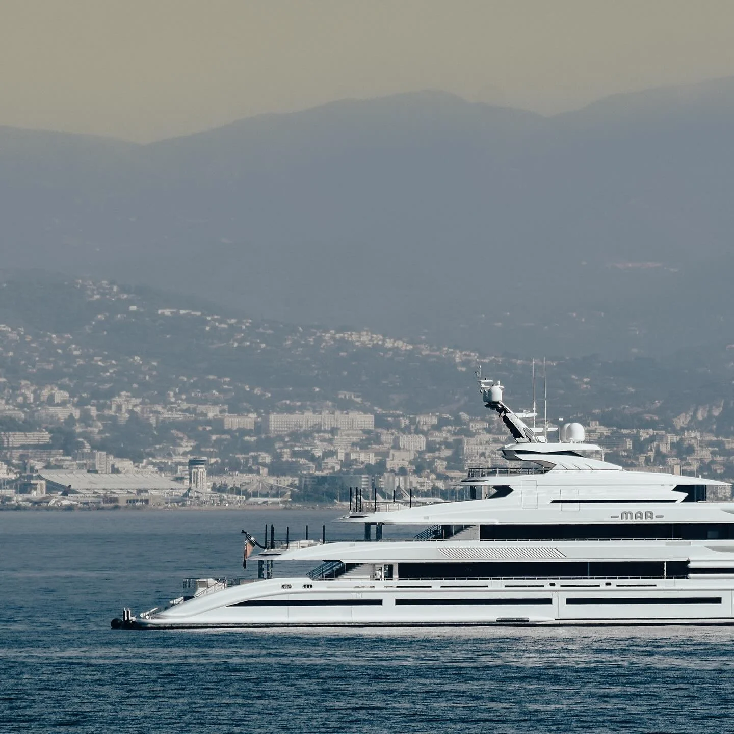 MAR.

17 October 2025 / Motor Yacht Mar(107m) by @benettiyachts 

#mar #sunrise #sunset #superyacht #nice #yacht #antibes #juanlespins #cotedazur #sun #photography #design #ocean #sea #luxury #luxurylifestyle #photo #photography #travel #summer #mona