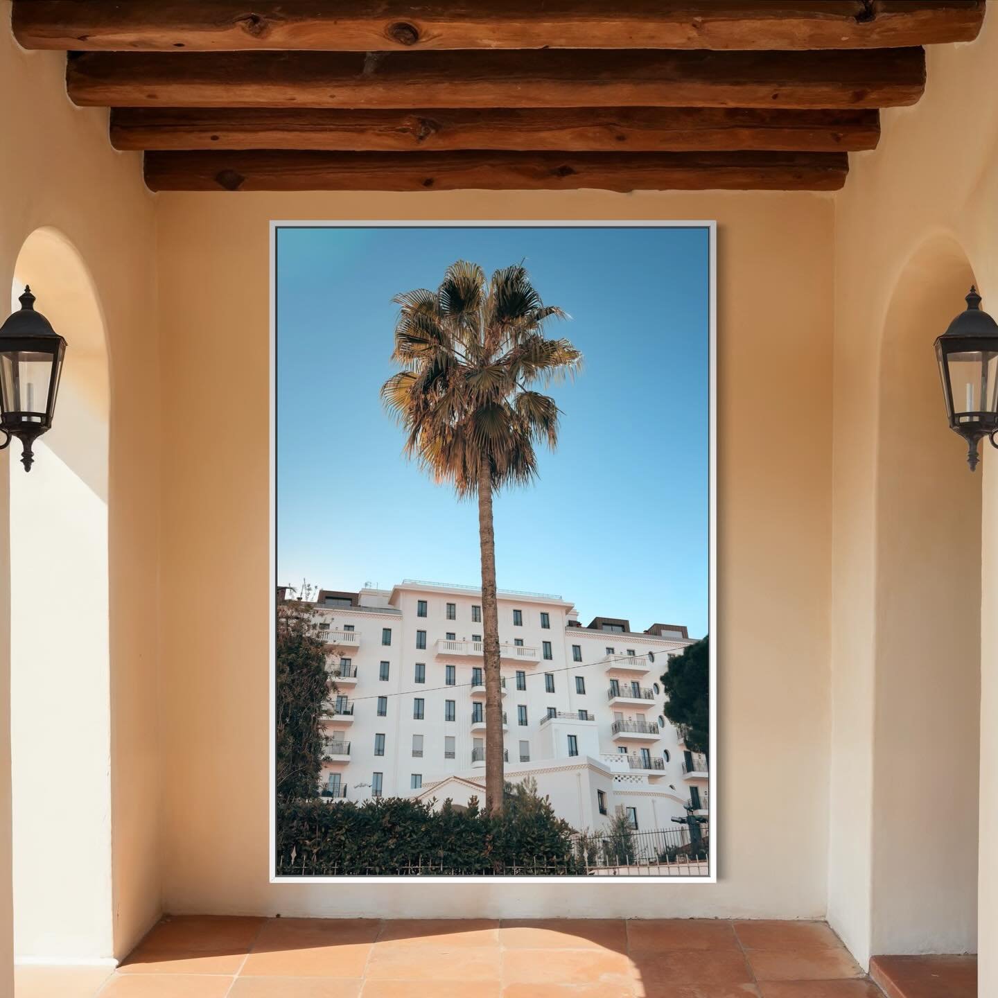 Le Proven&ccedil;al + 5.

See previous post. Shot late November 2025.

Built by American billionaire Frank Jay Gould in 1926 and once one of the most beautiful flagship hotels, until its closure in 1976. Purchased in 2015 by UK billionaire @johncaudw