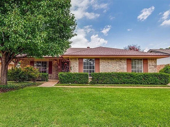 1972 #timecapsulehouse #mlslisting 14621858 $270k ✨ #dallasvintage #vintagehomes #vintageoriginalkitchen #vintageoriginalbathroom #dfwhomesforsale #dfwrealestate #dfwrealtor #dallashomesforsale #zillowdallas