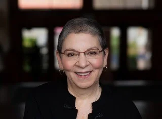 Nancy Pearl.jpg