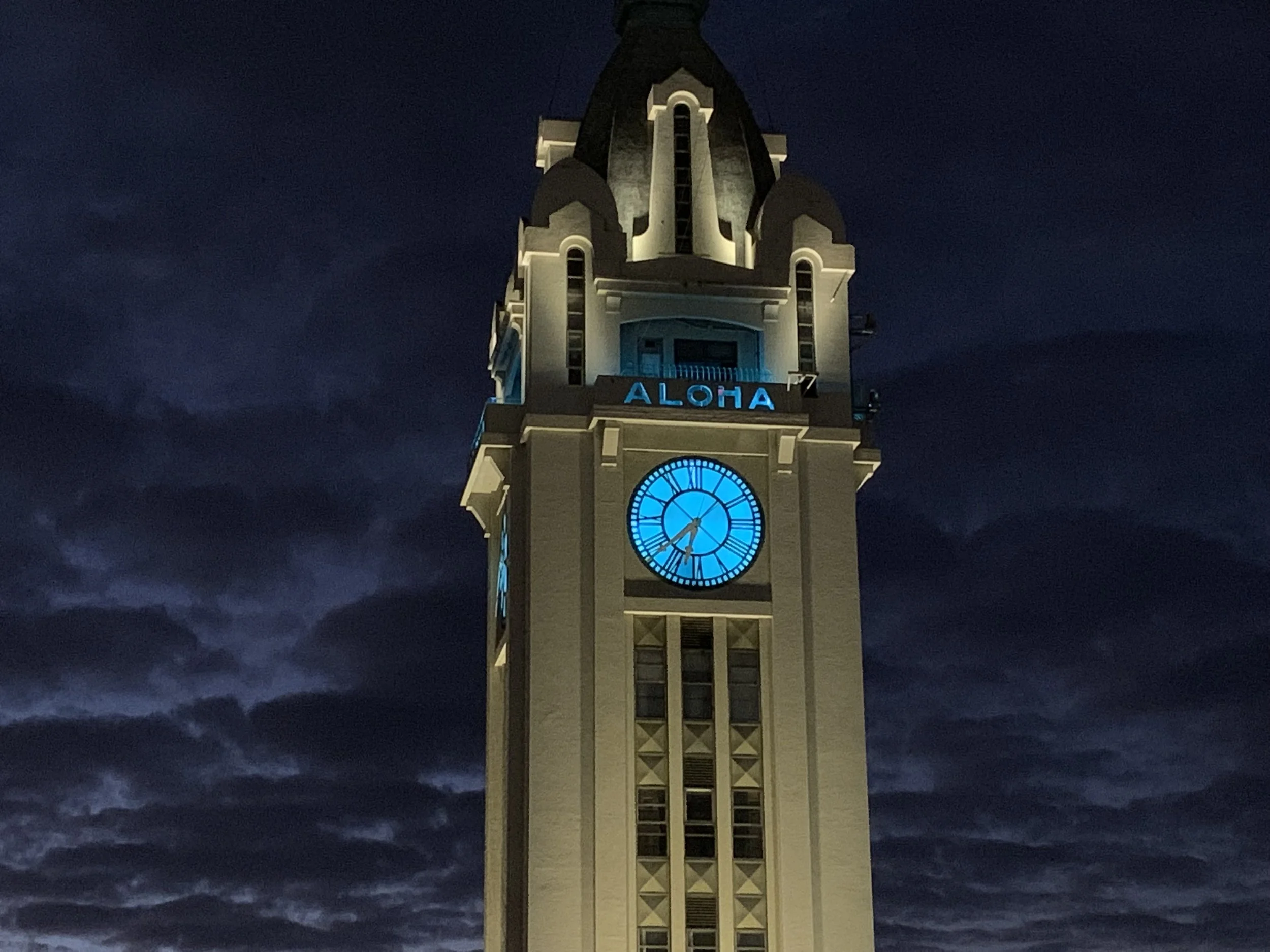 Hawaii: Be a Traveler, Not a Tourist