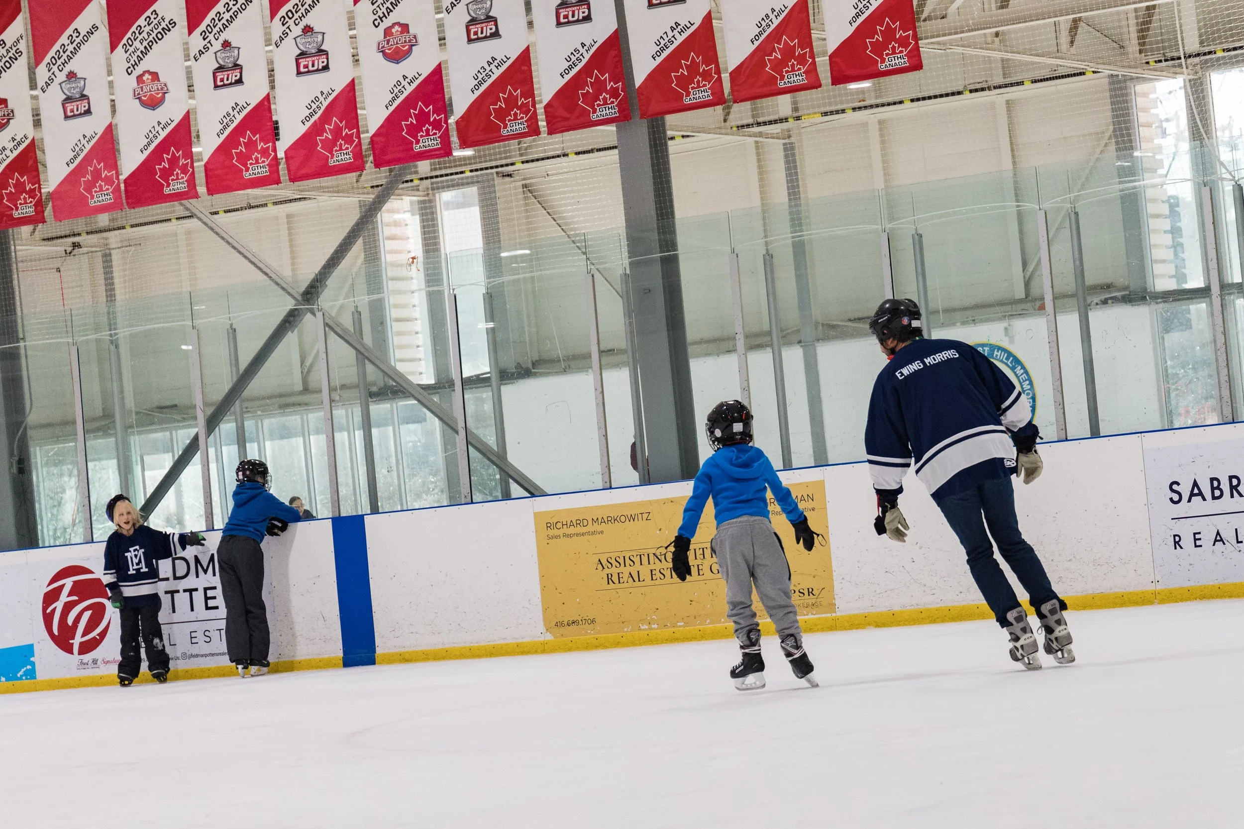2024.12.21 - EM Holiday Skate Party-113.jpg