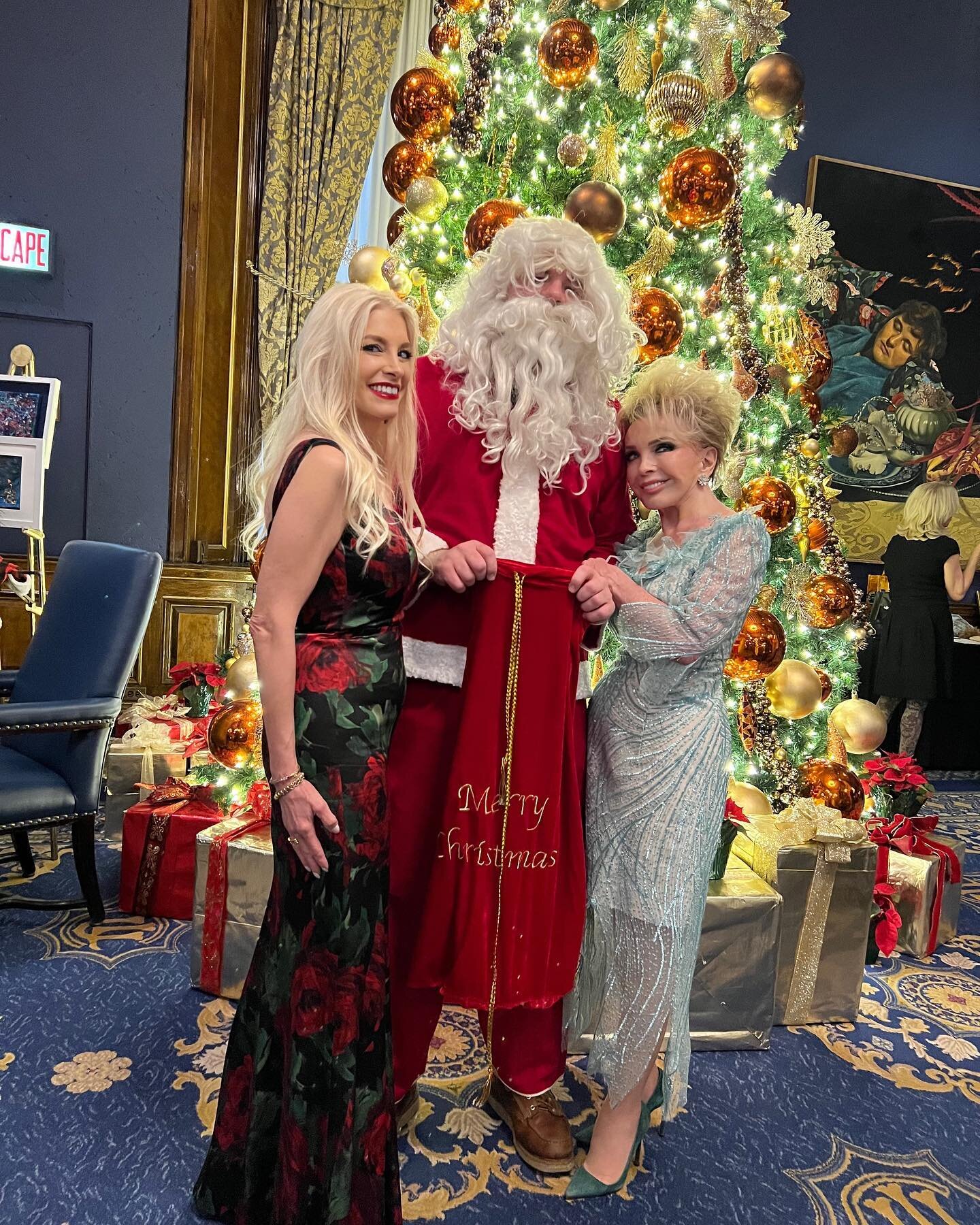 Santa baby&hellip;

Festive Fundraising at The Service Club Holiday Luncheon

@service_club_of_chicago 
@ulcchicago 

#fundraising #luncheon #santababy #unionleagueclubofchicago #chicago #serviceclubofchicago