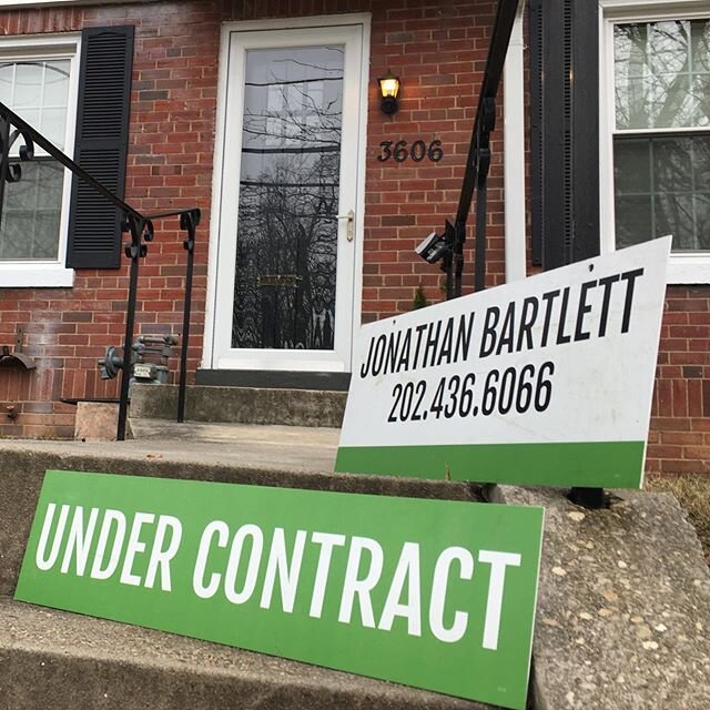 Great win with a fabulous couple on a home in Brookland in NE Washington DC. We put in a strong, strategic offer and beat the competition!
#greenlinere #homefinderjonathan #realestate